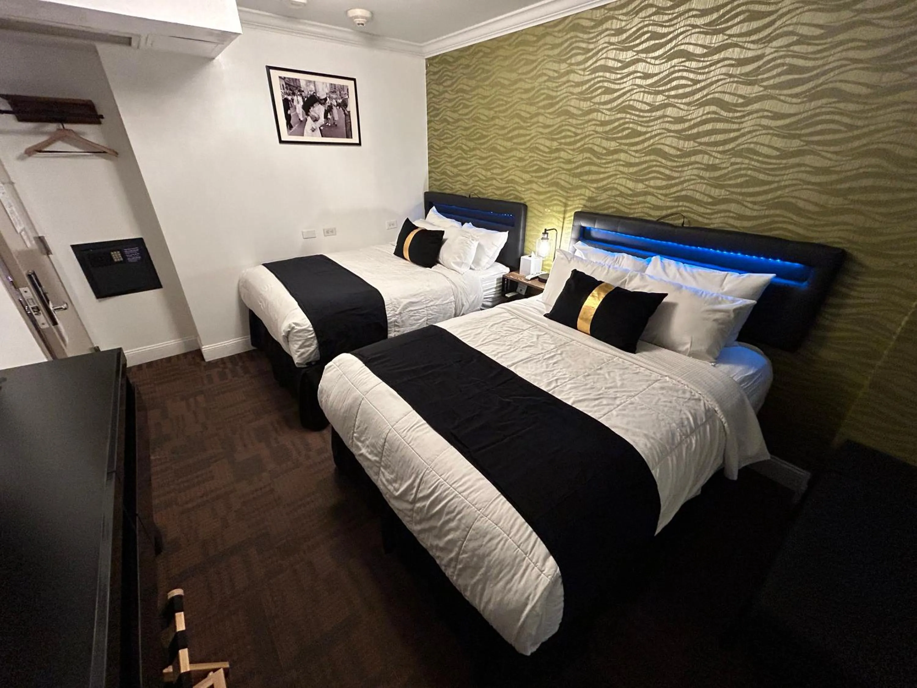 Bedroom, Bed in Hotel Richland LES