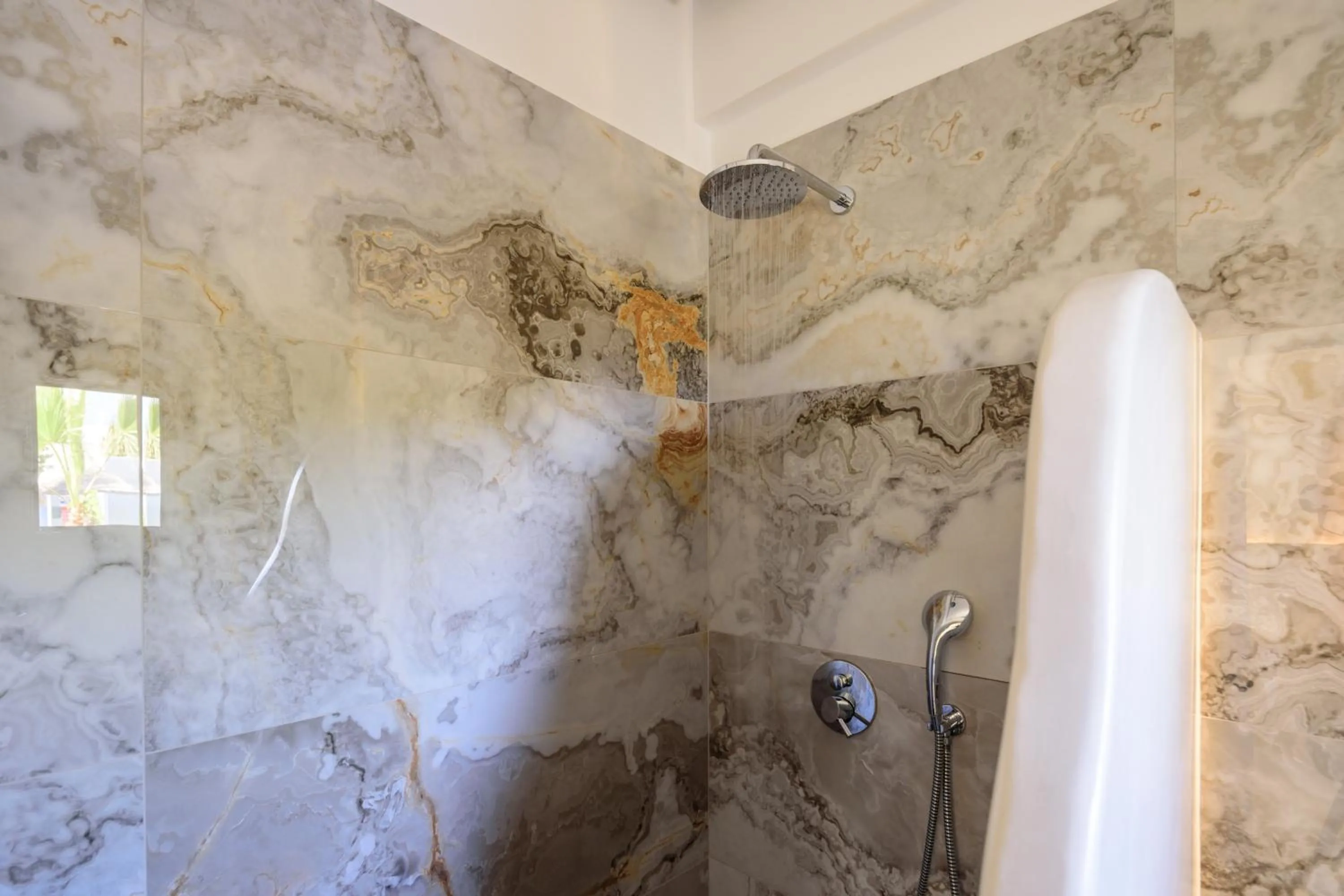 Shower in Zephyros Hotel