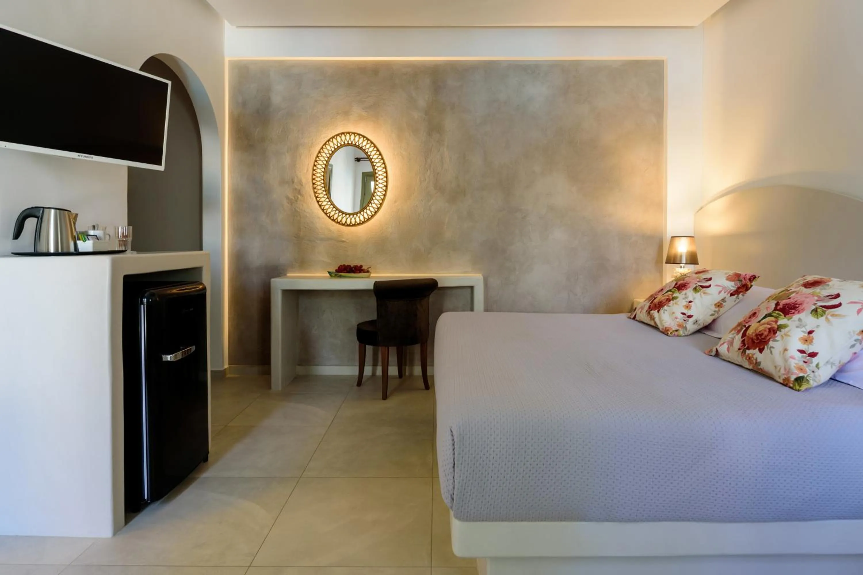 Bedroom, Bed in Zephyros Hotel