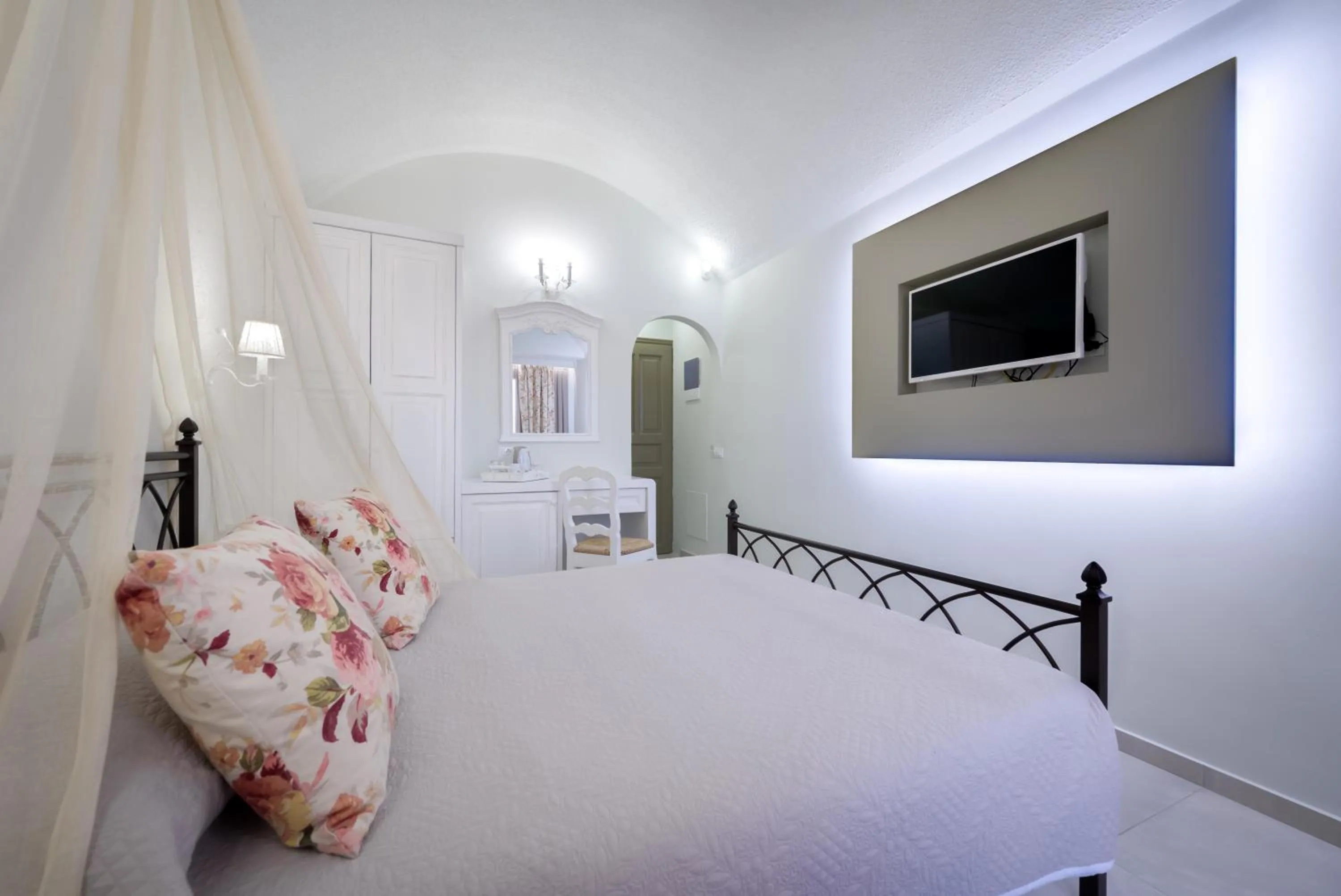 Bedroom, Bed in Zephyros Hotel