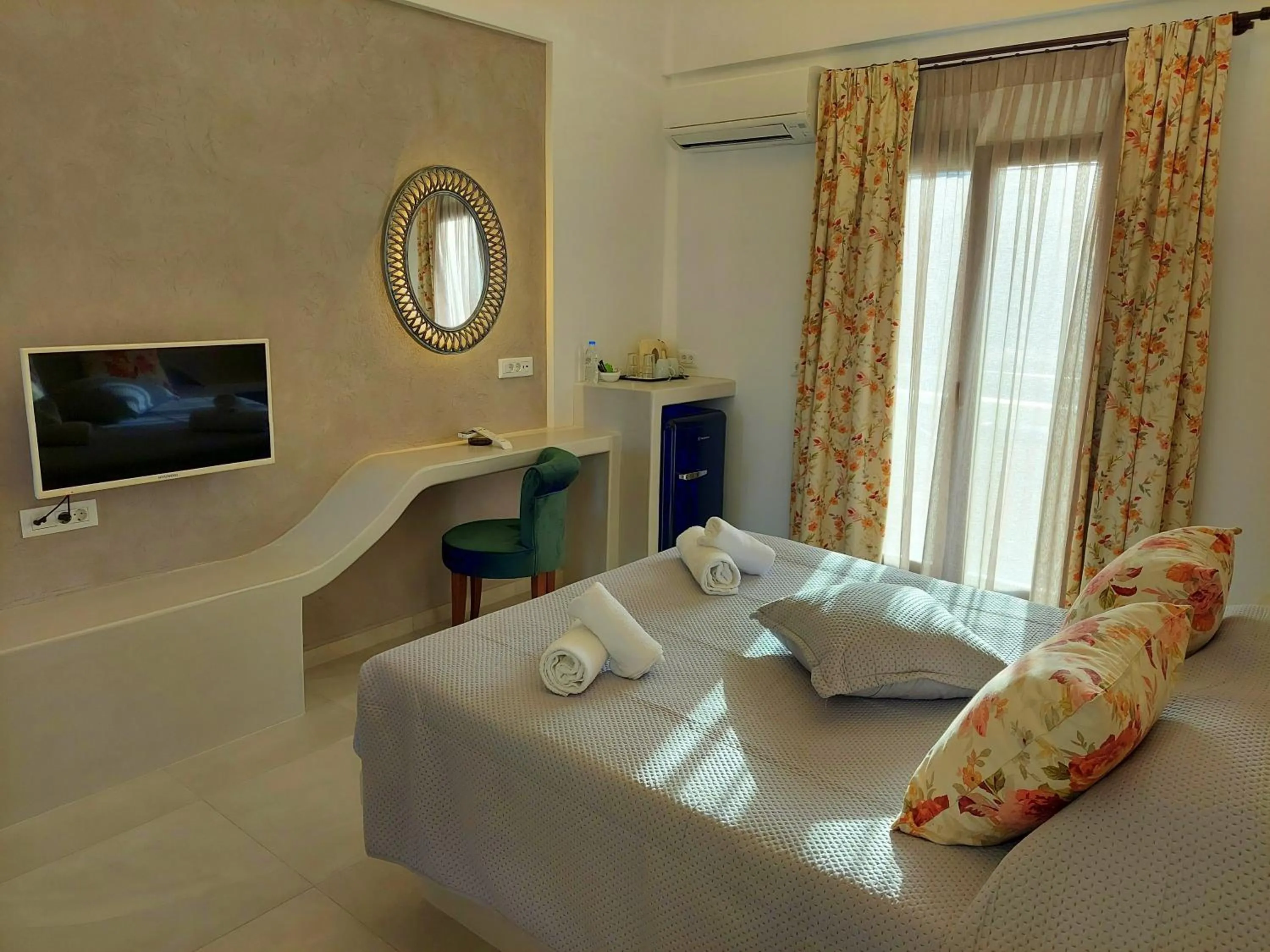 Bed in Zephyros Hotel