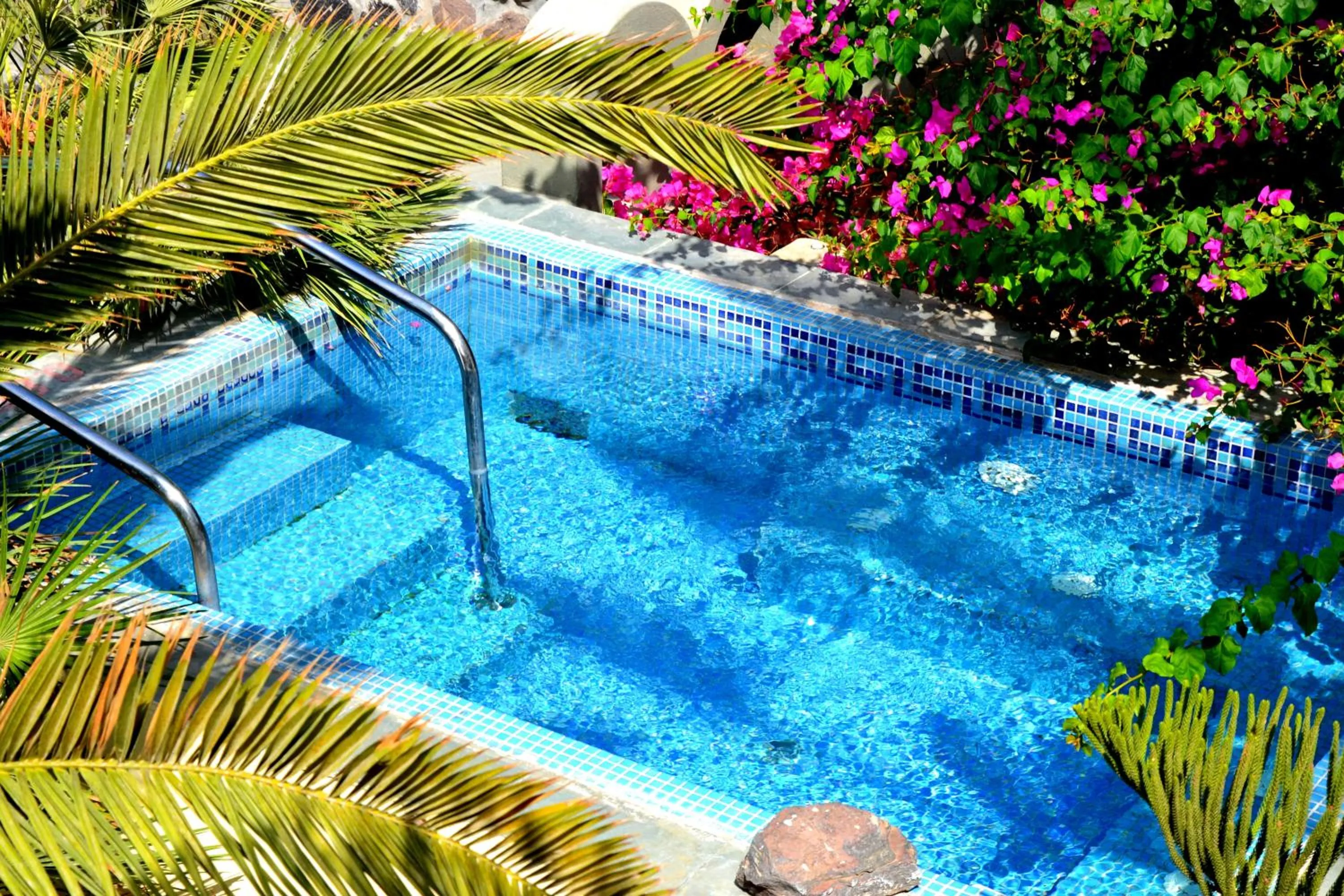 Swimming pool in Zephyros Hotel