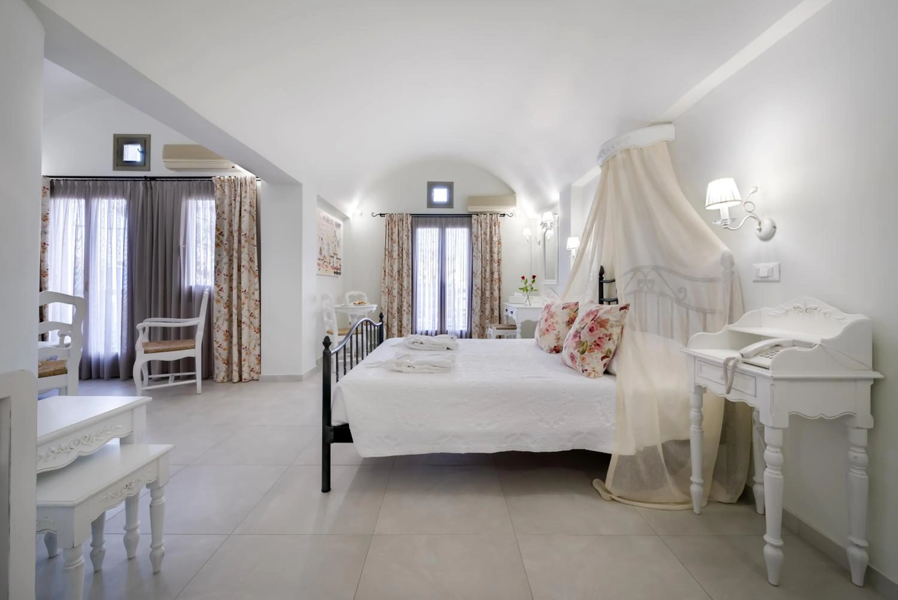 Bedroom, Bed in Zephyros Hotel