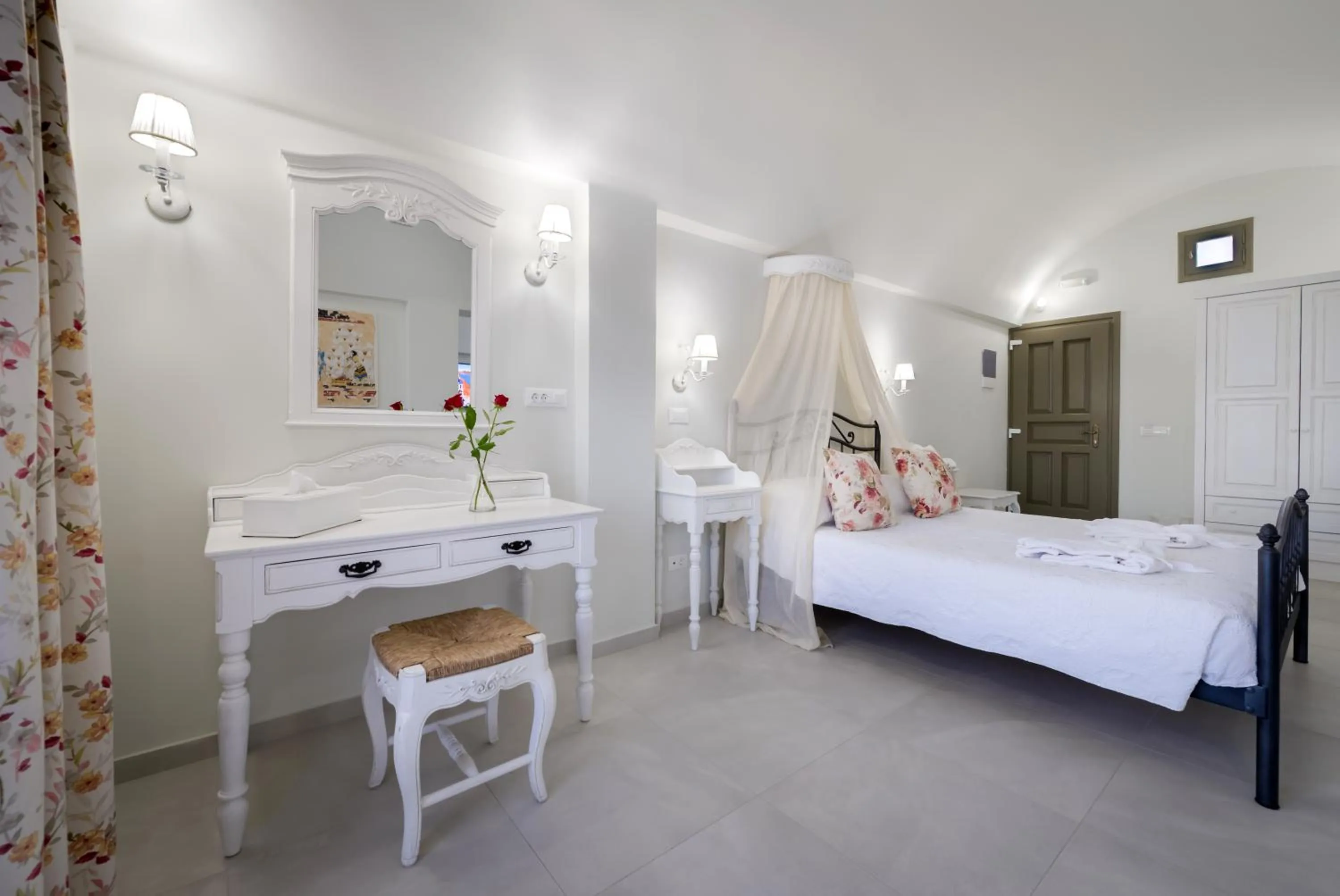 Bedroom, Bed in Zephyros Hotel