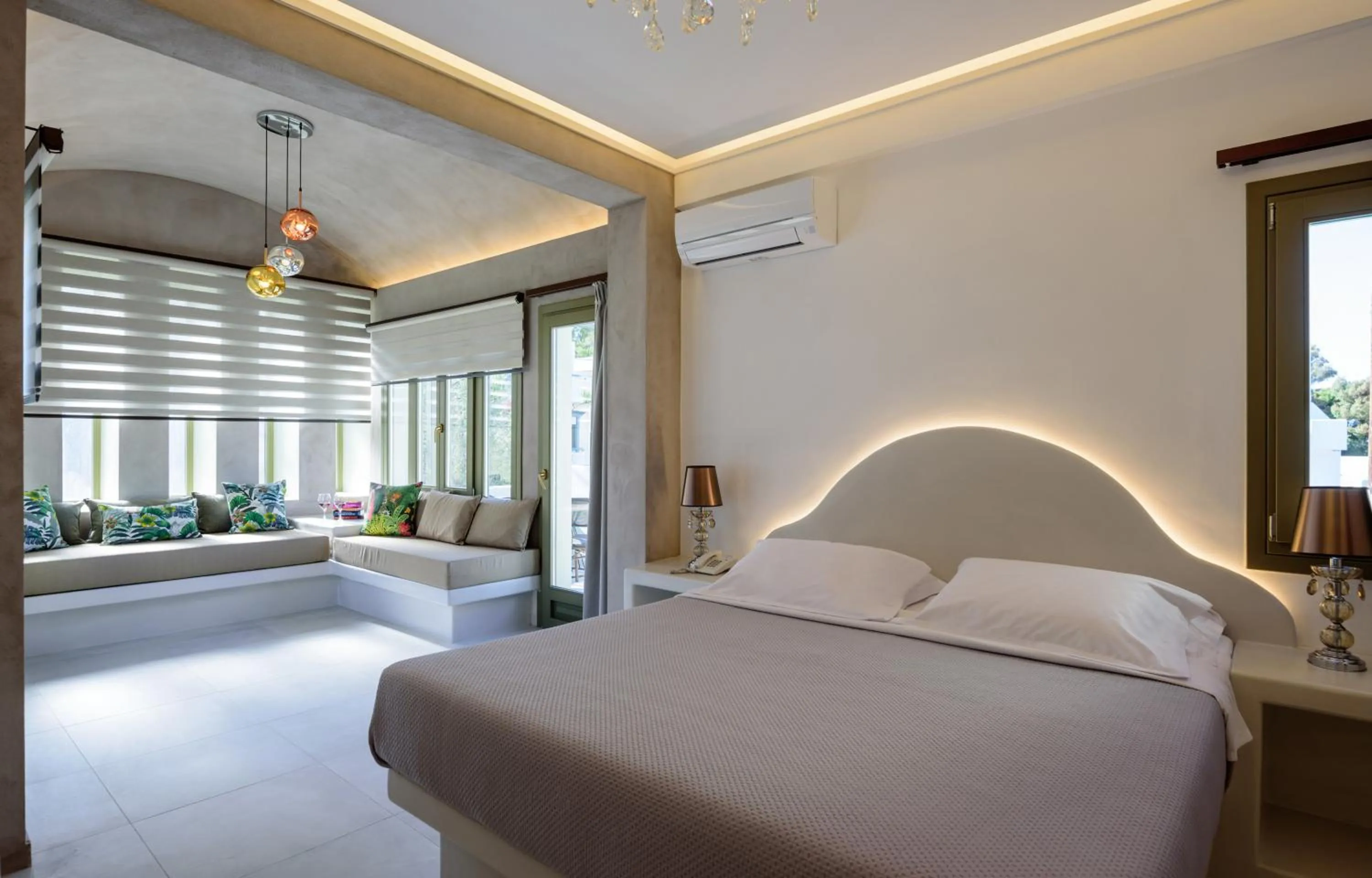 Bed in Zephyros Hotel