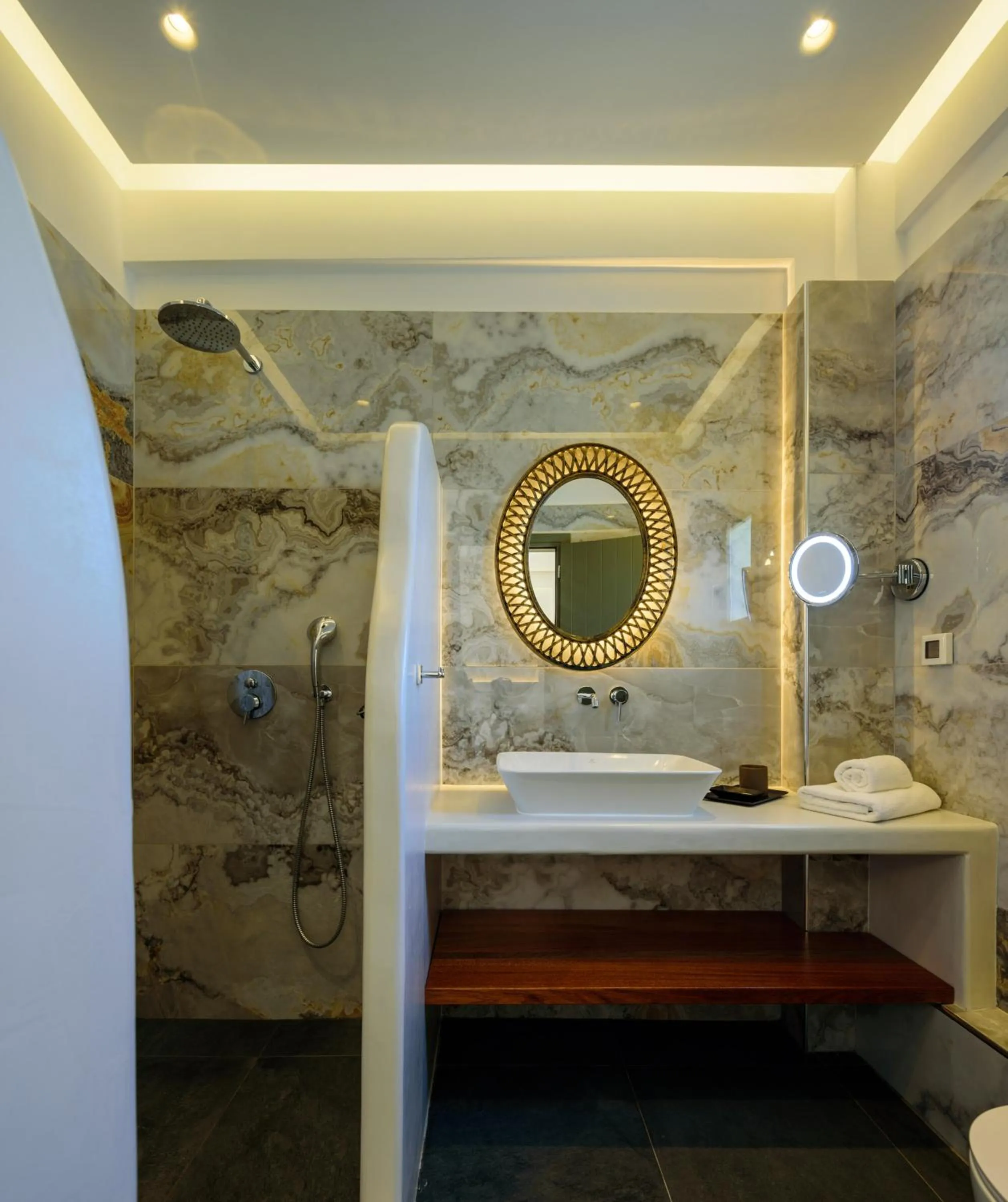 Bathroom in Zephyros Hotel