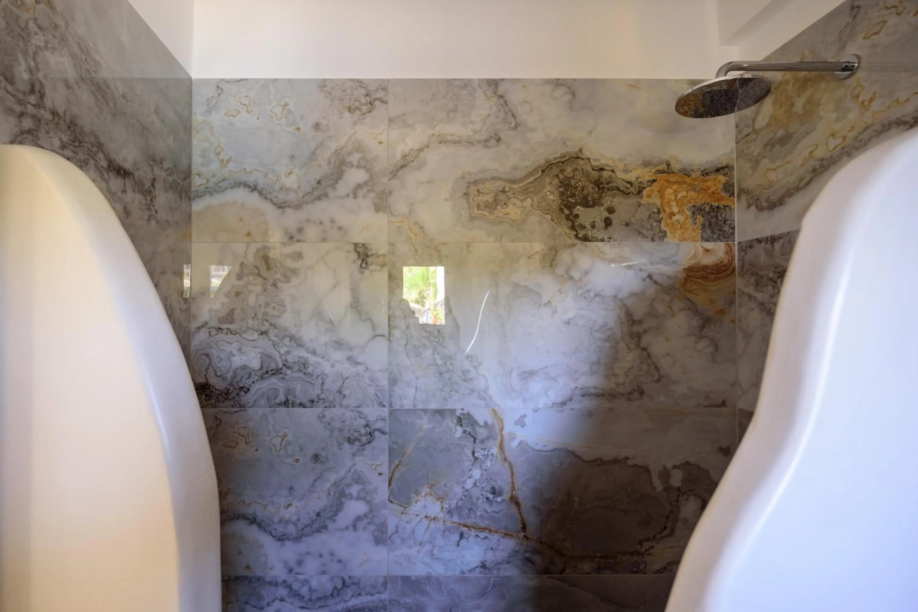 Shower in Zephyros Hotel