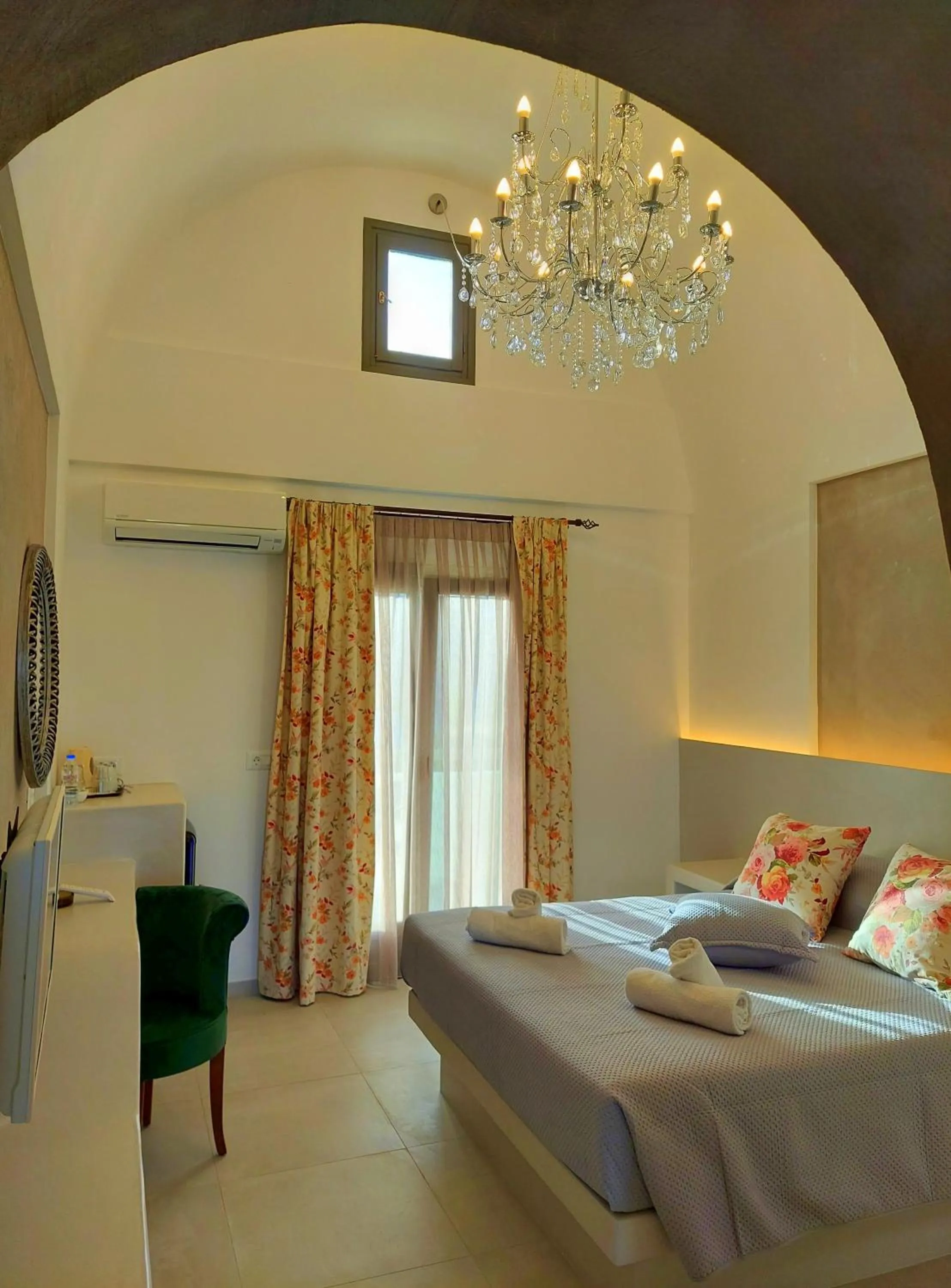 Bed in Zephyros Hotel