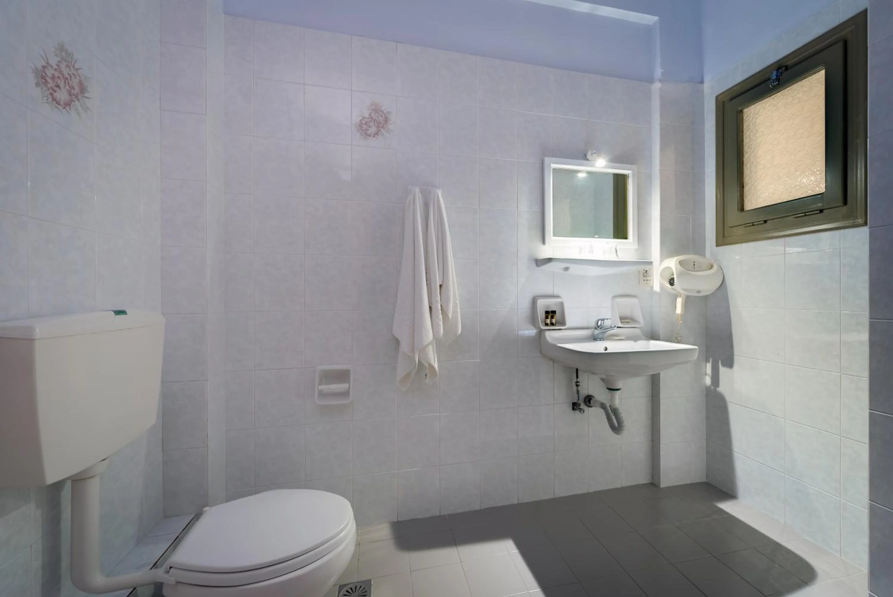 Bathroom in Zephyros Hotel