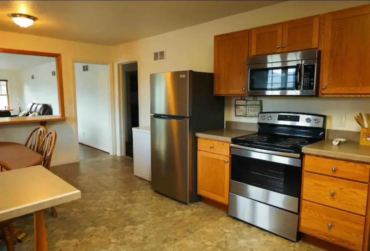 Sportsman Lodge Melrose MT