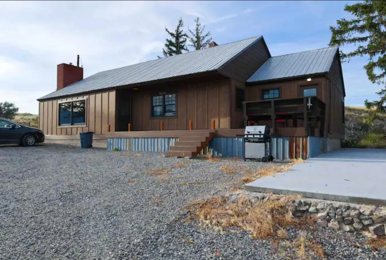 Sportsman Lodge Melrose MT