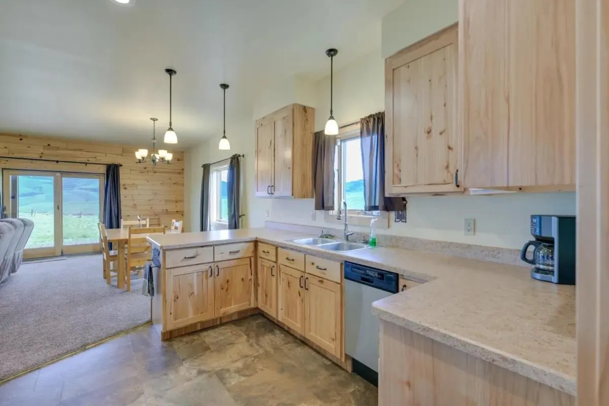 Sportsman Lodge Melrose MT