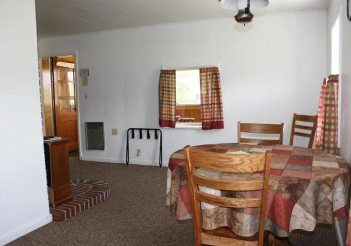 Sportsman Lodge Melrose MT