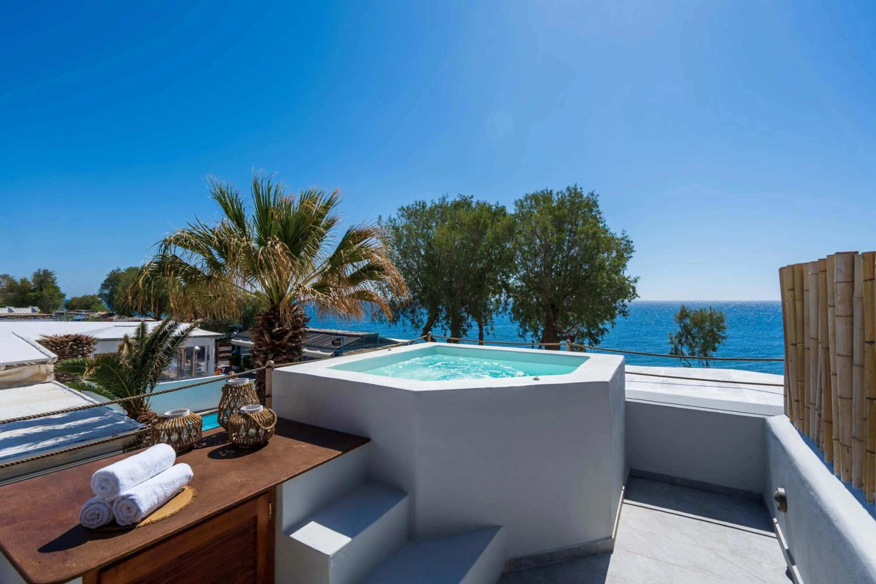 Hot Tub in Elixir Del Mar on the Beach