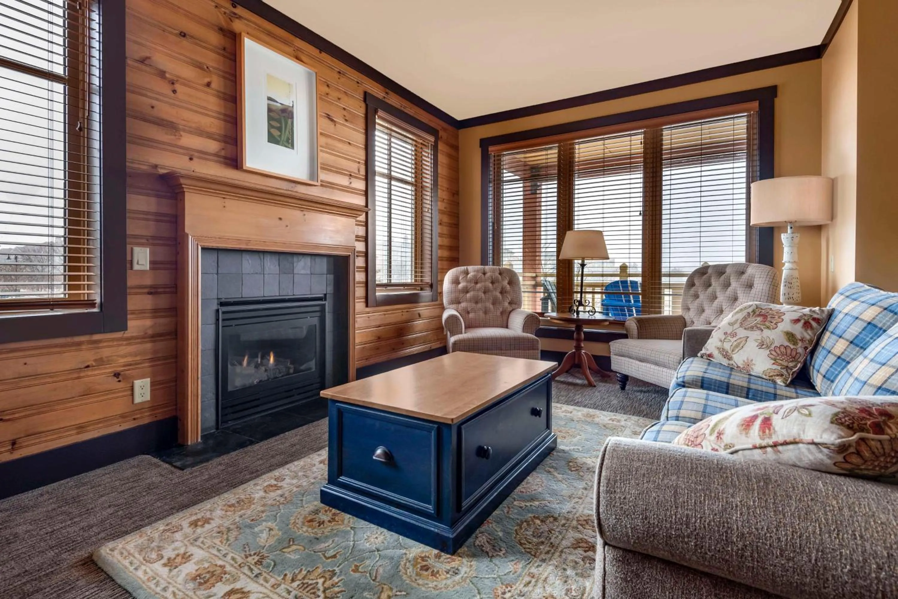 1 Bedroom 1 King Suite Upstairs in Hilton Grand Vacations Club Blue Mountain Canada