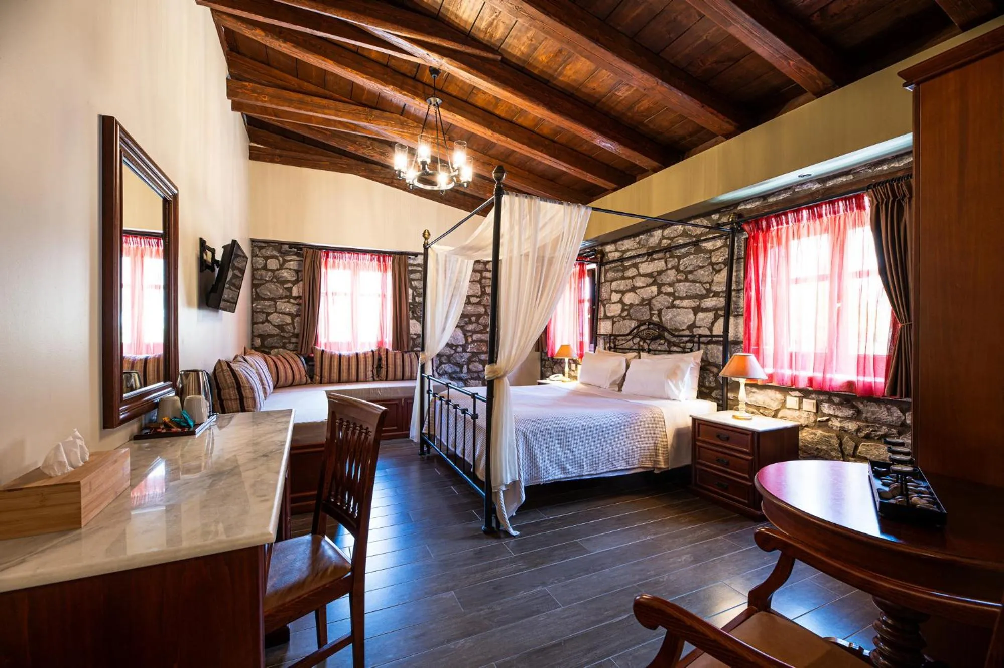 Bed in Itilo Traditional Hotel