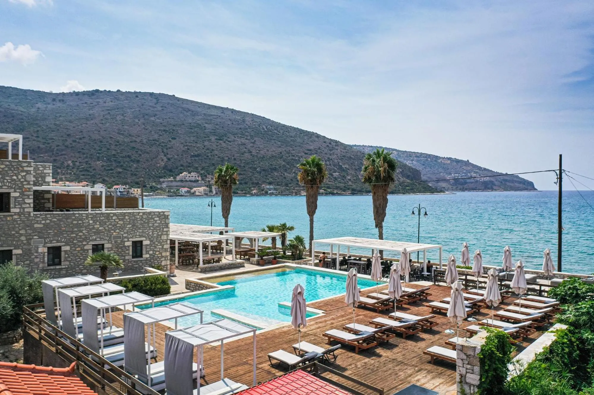 Swimming pool in Itilo Traditional Hotel