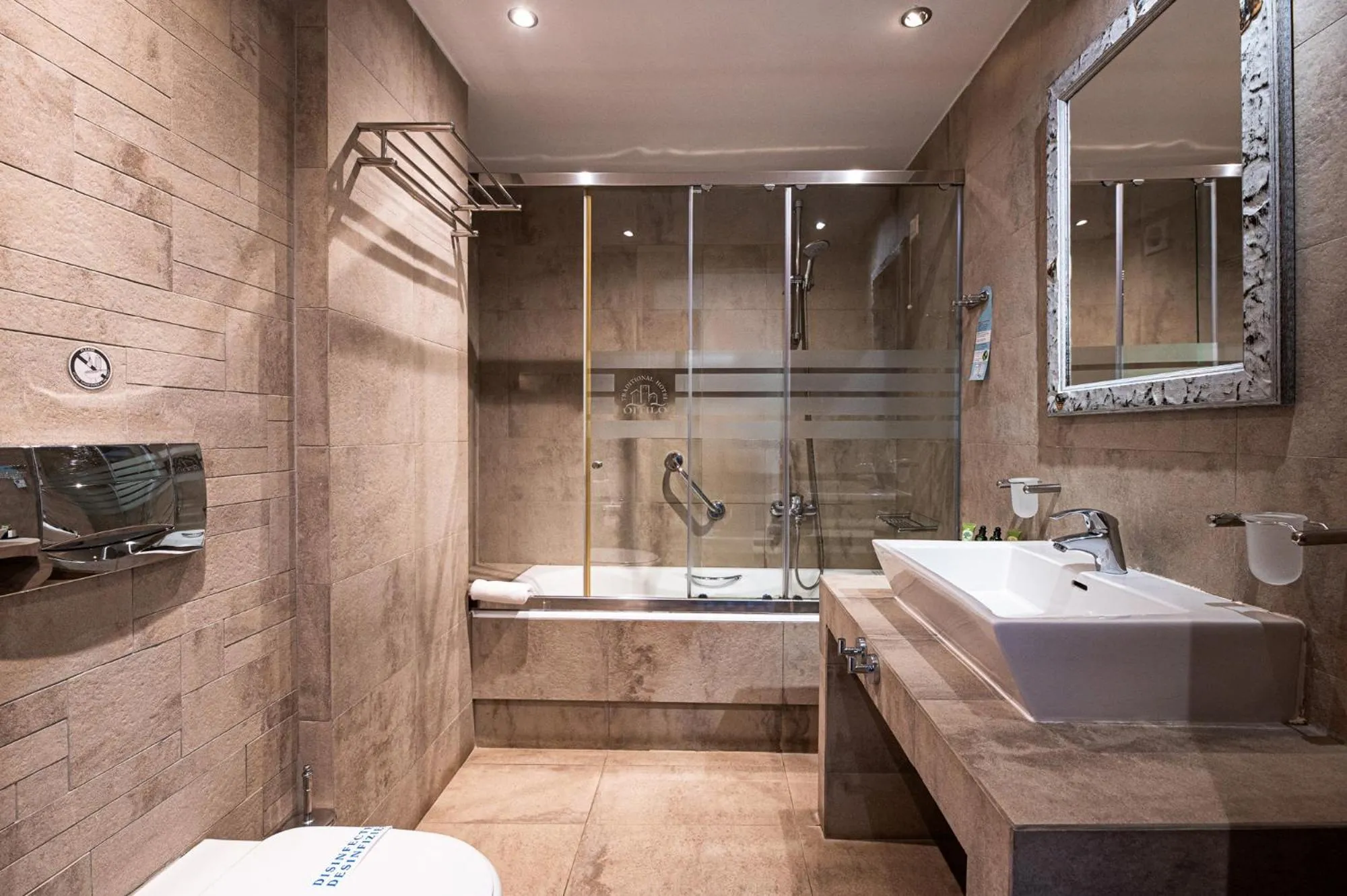 Bathroom in Itilo Traditional Hotel