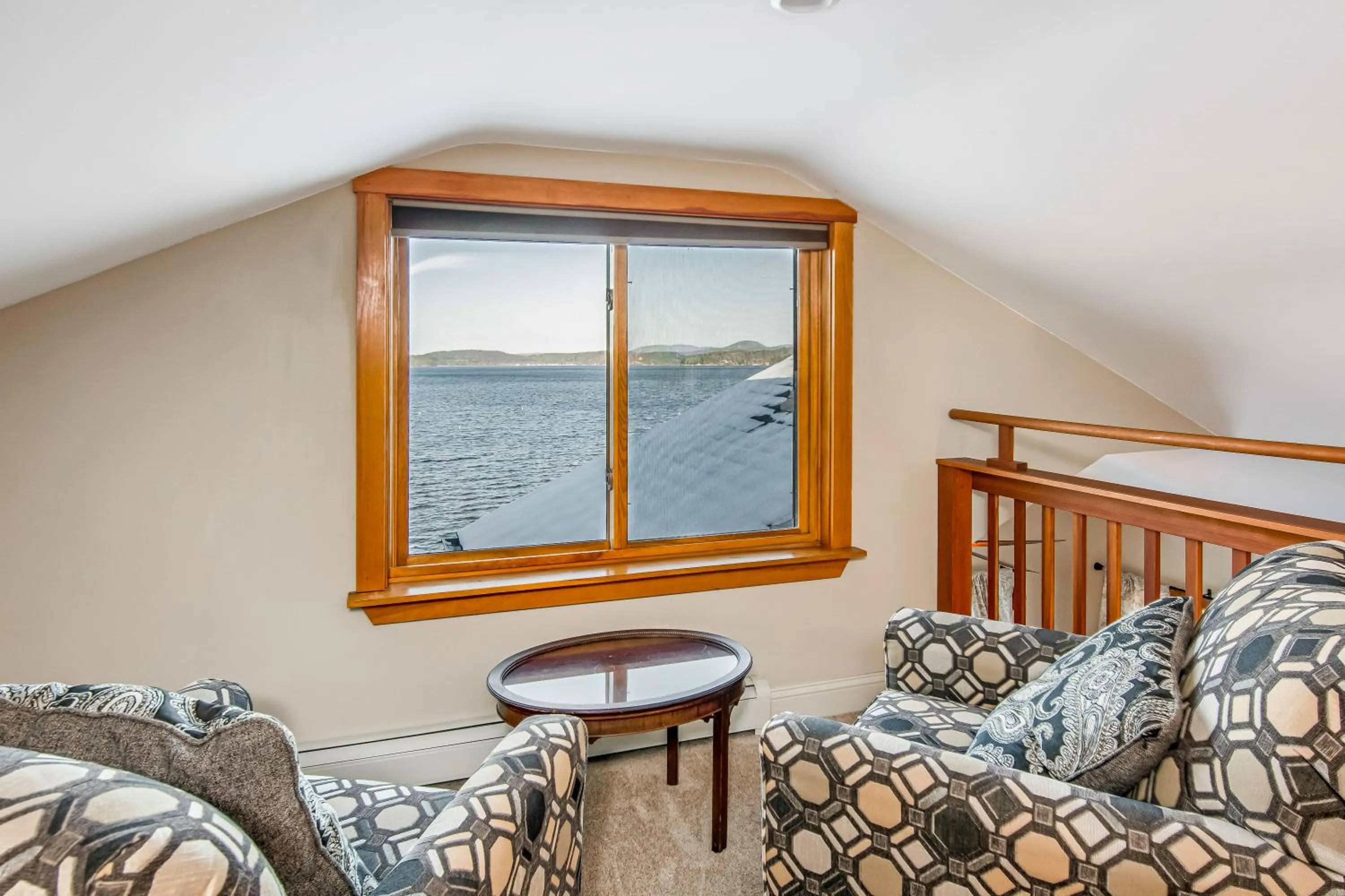 Seating area, Bed in Lakeshore Vermont