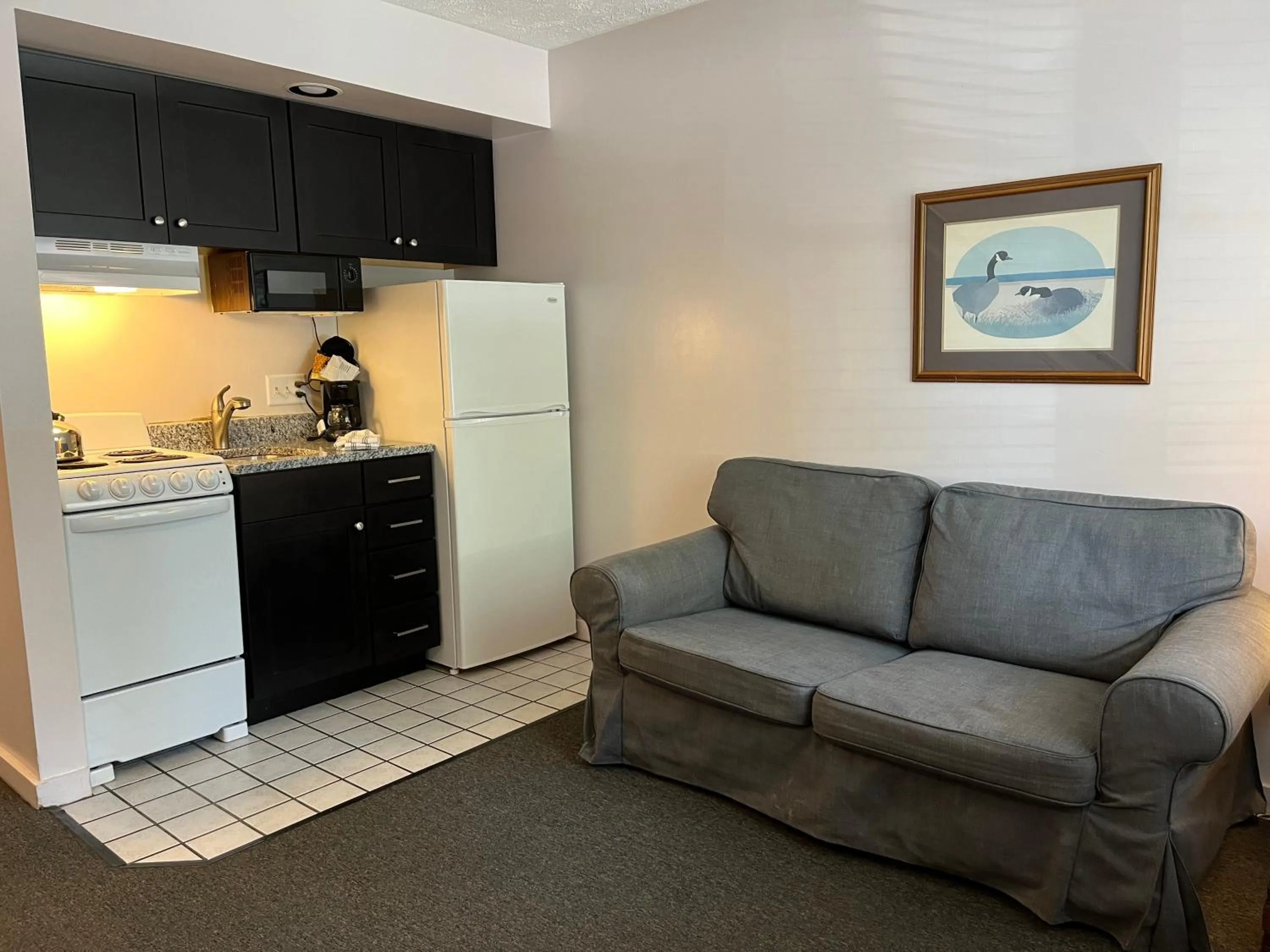 Kitchen or kitchenette in Traverse Bay Inn