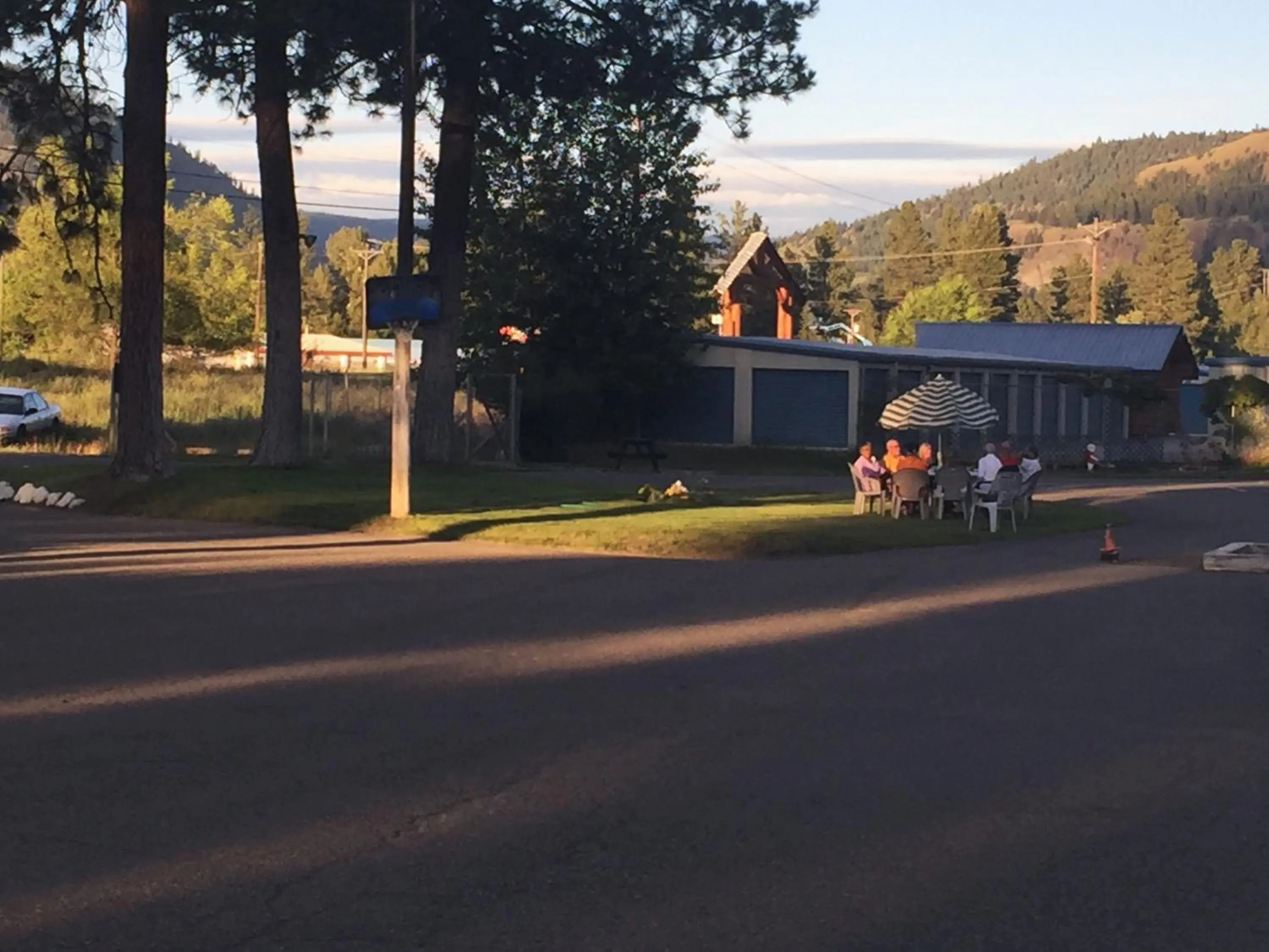 group of guests in Evergreen Motel