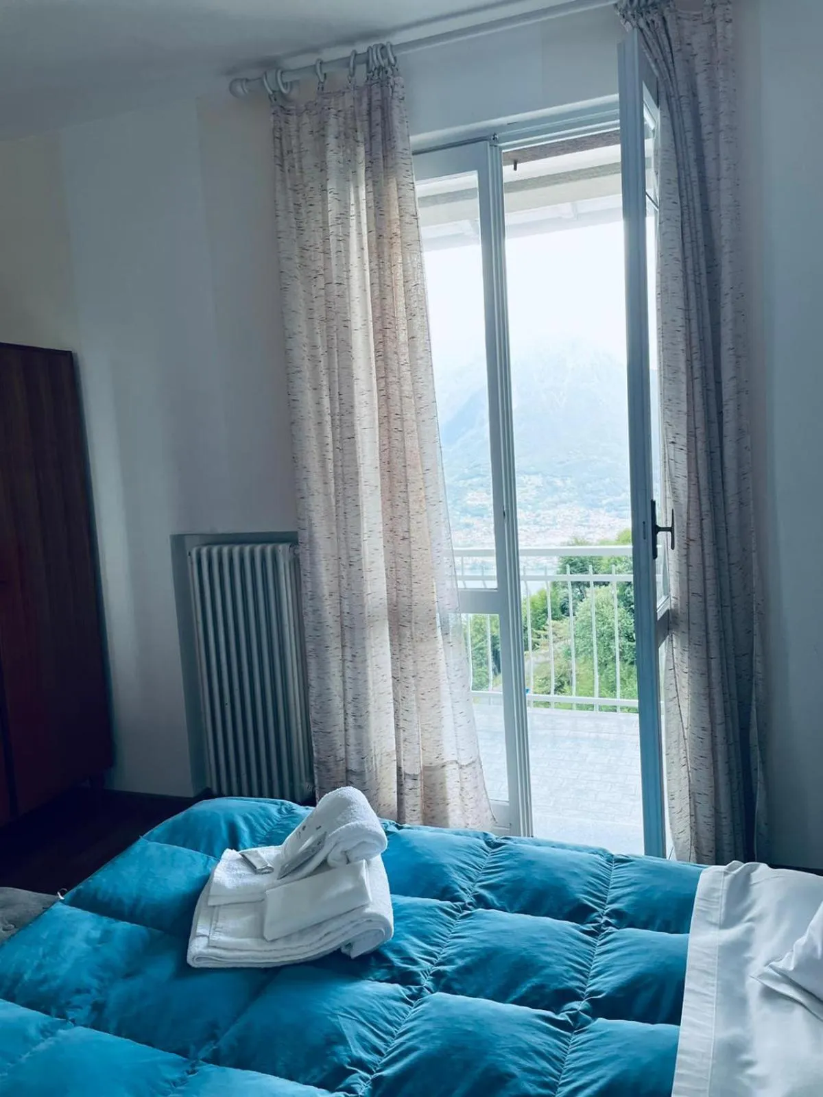 Bed in Hotel Mirabeau