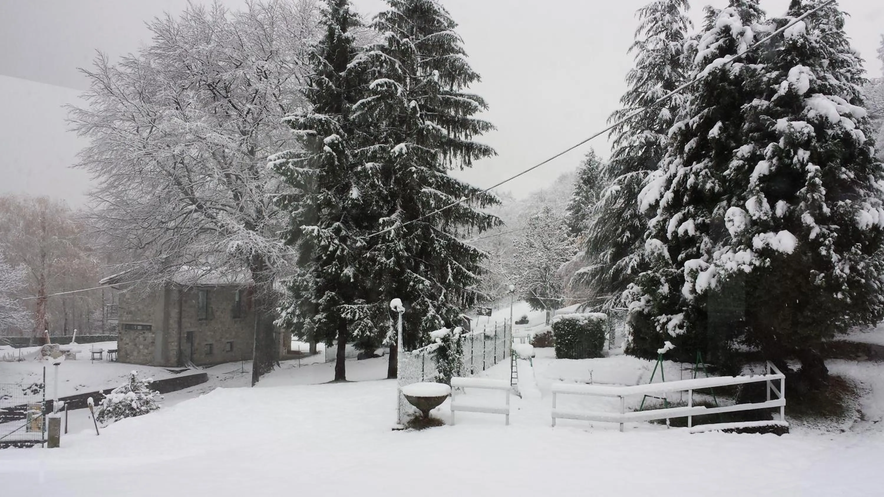 Night in Hotel Mirabeau