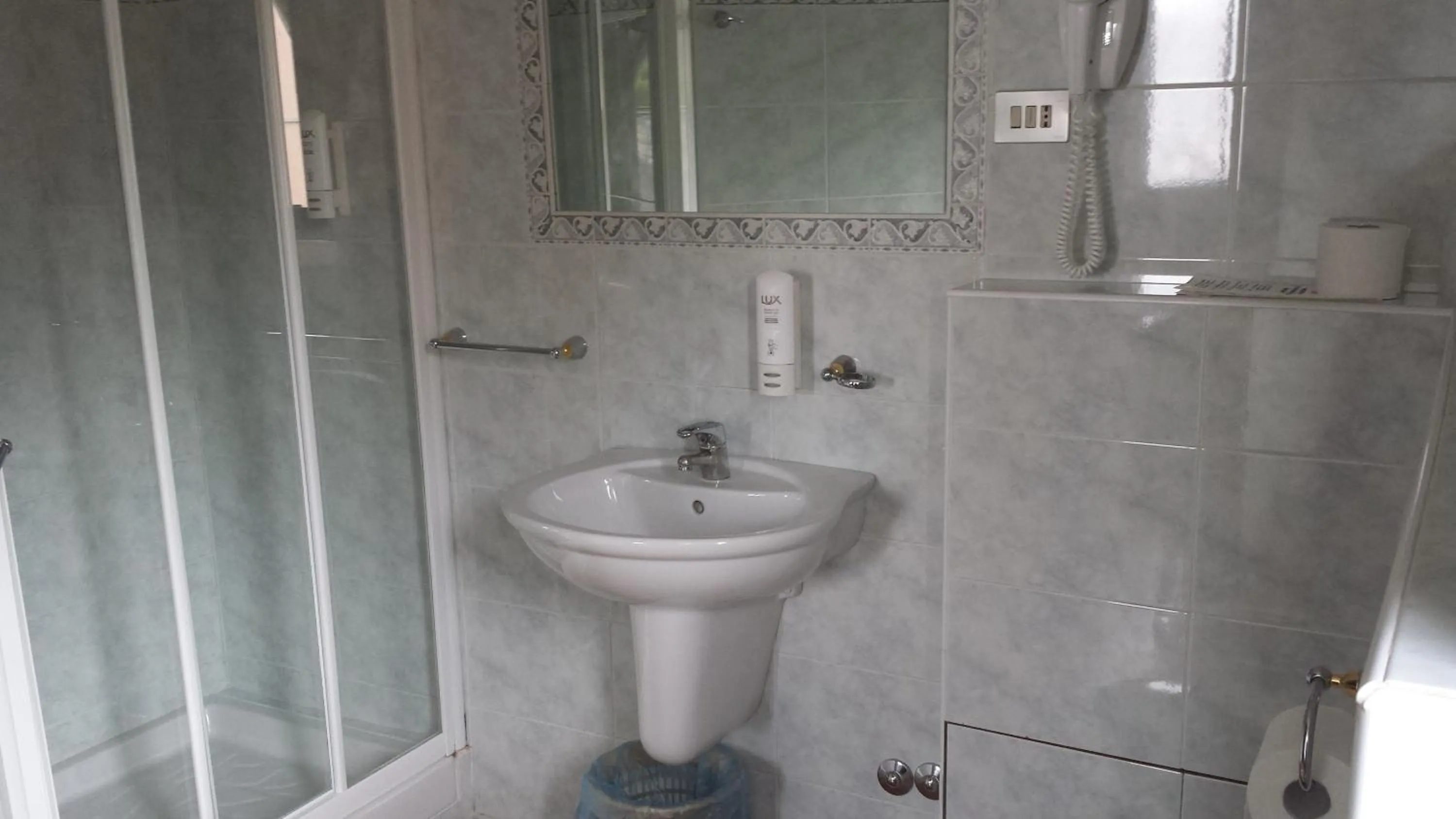 Bathroom in Hotel Mirabeau