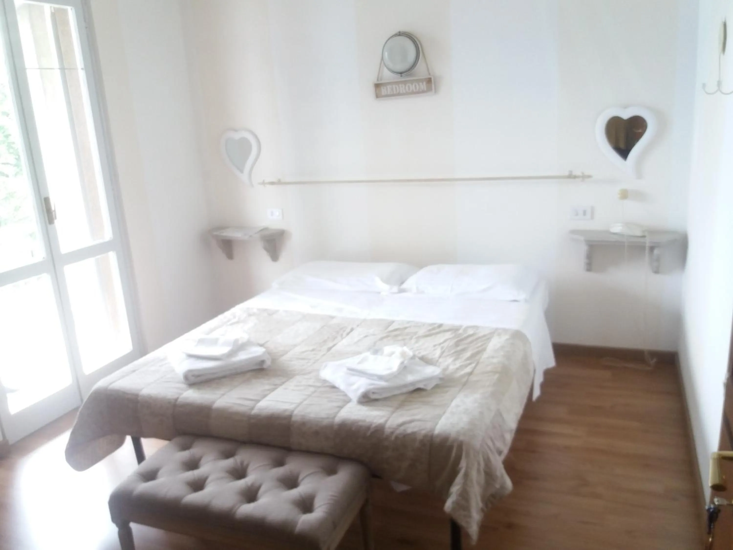 Bedroom, Bed in Hotel Mirabeau