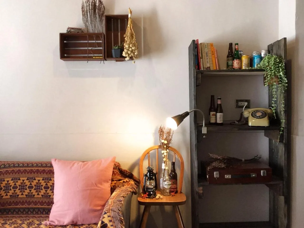 Communal lounge/ TV room in DONGMEN 3 Hostel