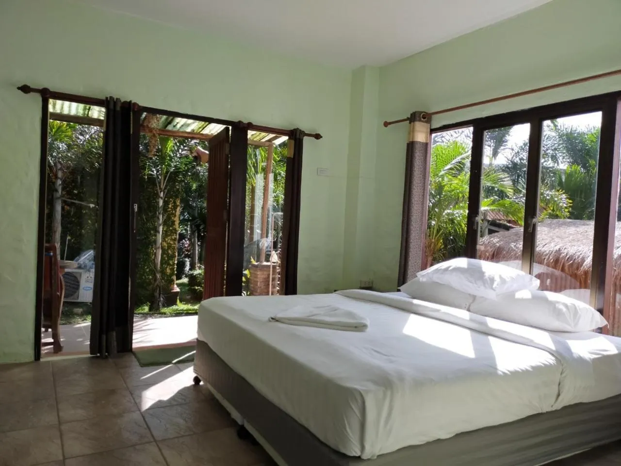 Bed in Sea-Sun Bungalow & Resort