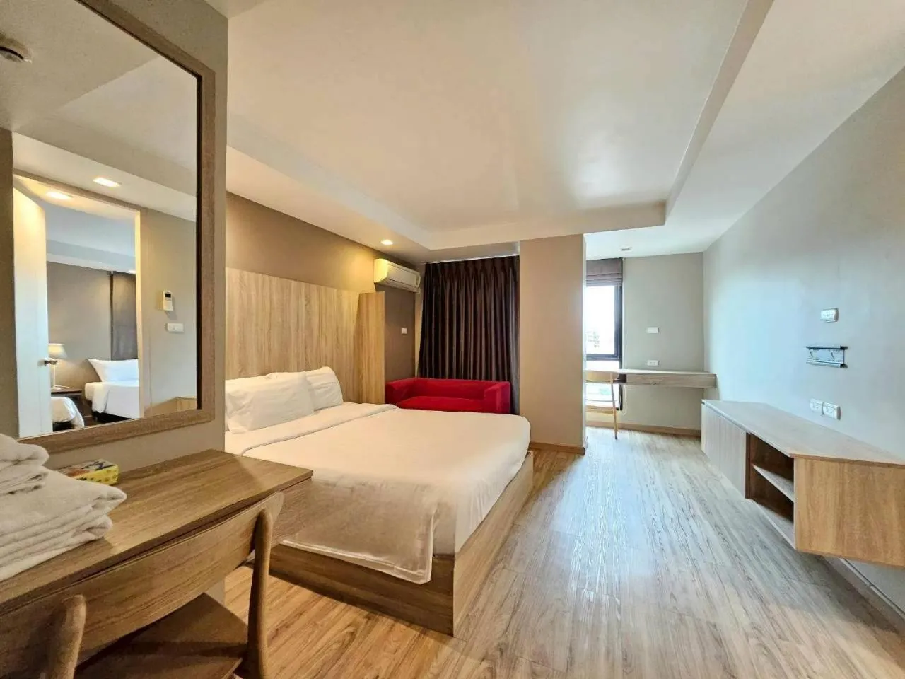 Bed in Baan Tanwa - MRT Ratchadapisek Exit 1 or 2