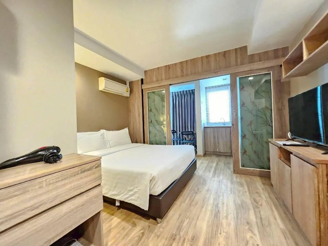 Bed in Baan Tanwa - MRT Ratchadapisek Exit 1 or 2