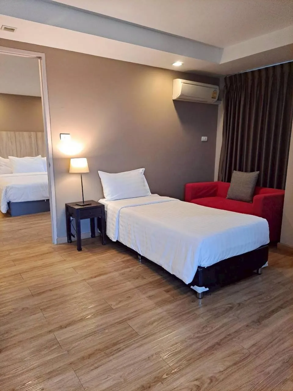 Bed in Baan Tanwa - MRT Ratchadapisek Exit 1 or 2