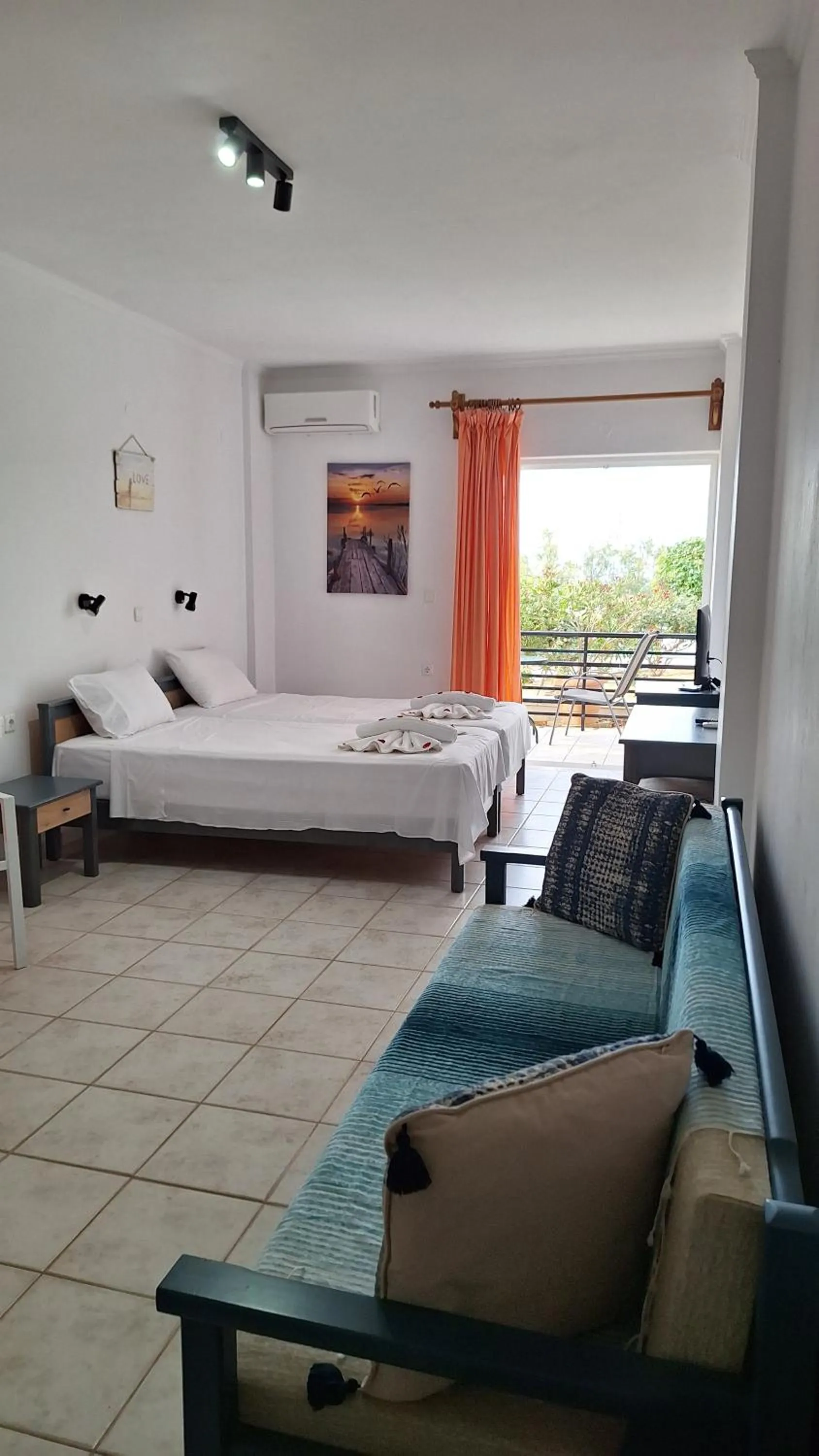 Bed in Kalliopi Studios - Apartments