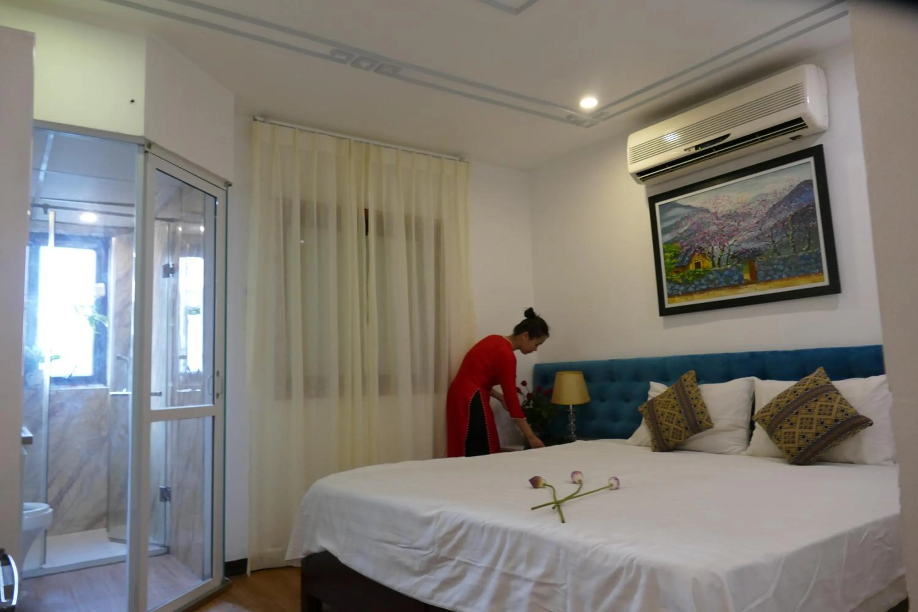 Bed in MH Hanoi Hotel