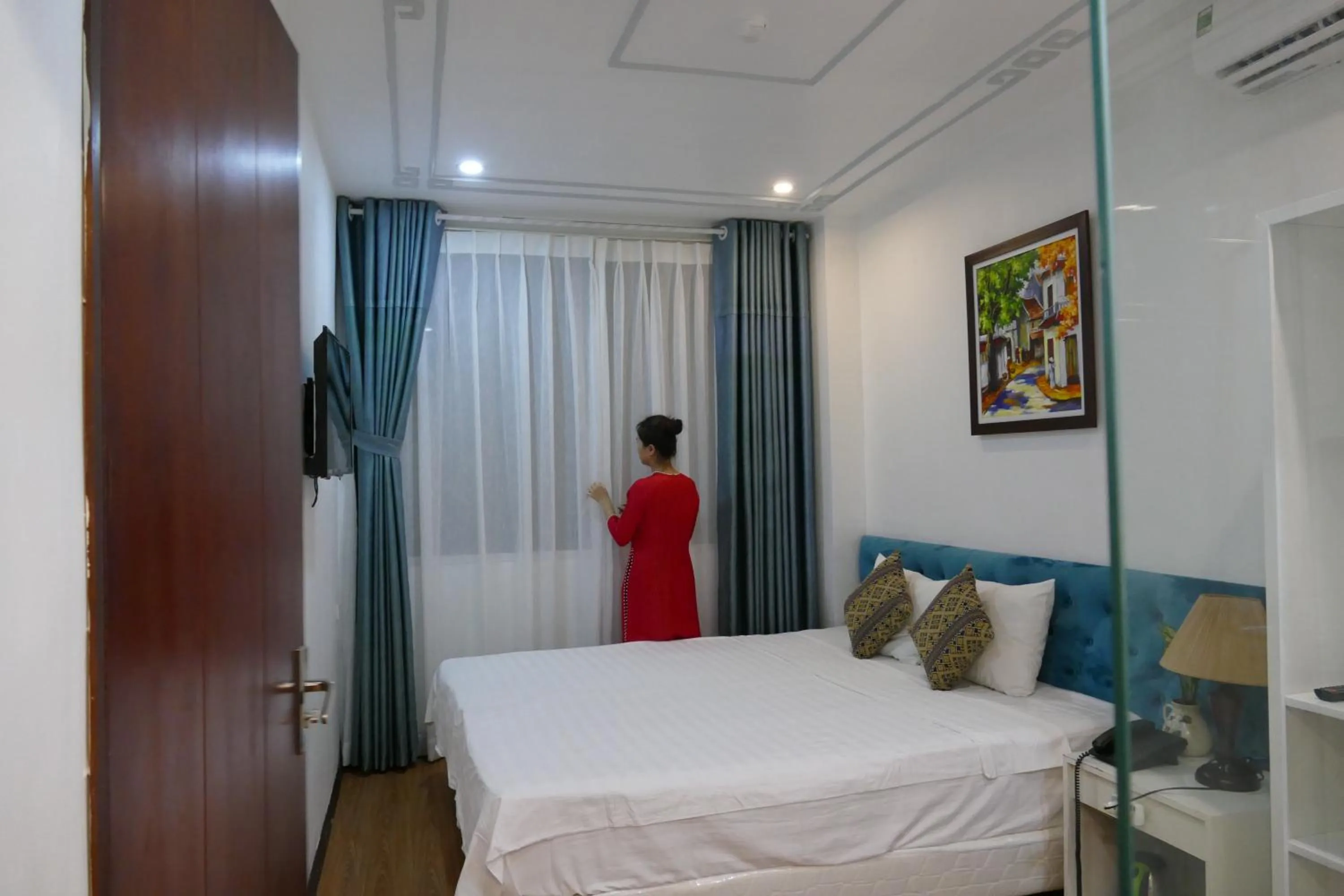 Photo of the whole room, Bed in MH Hanoi Hotel