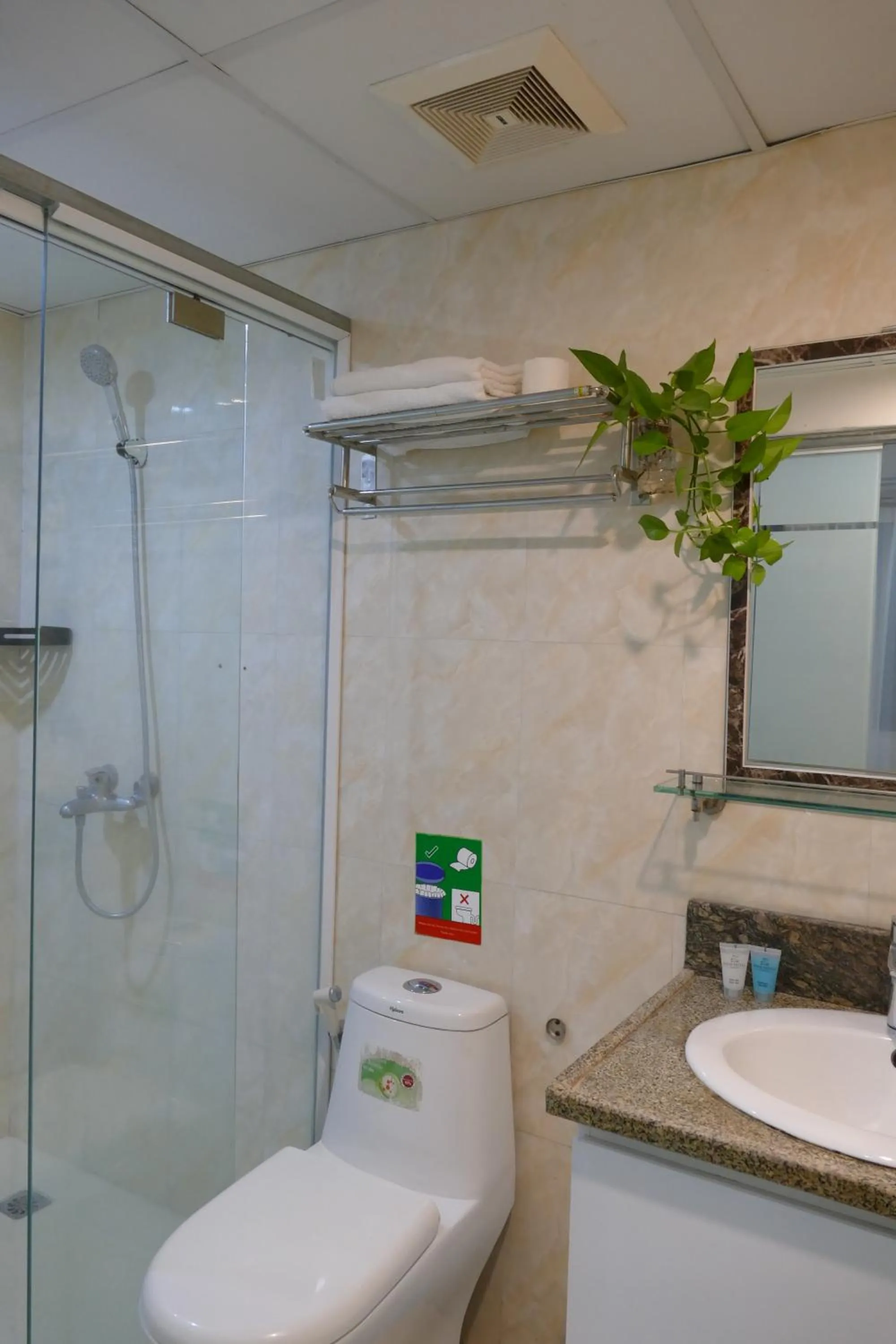 Toilet in MH Hanoi Hotel