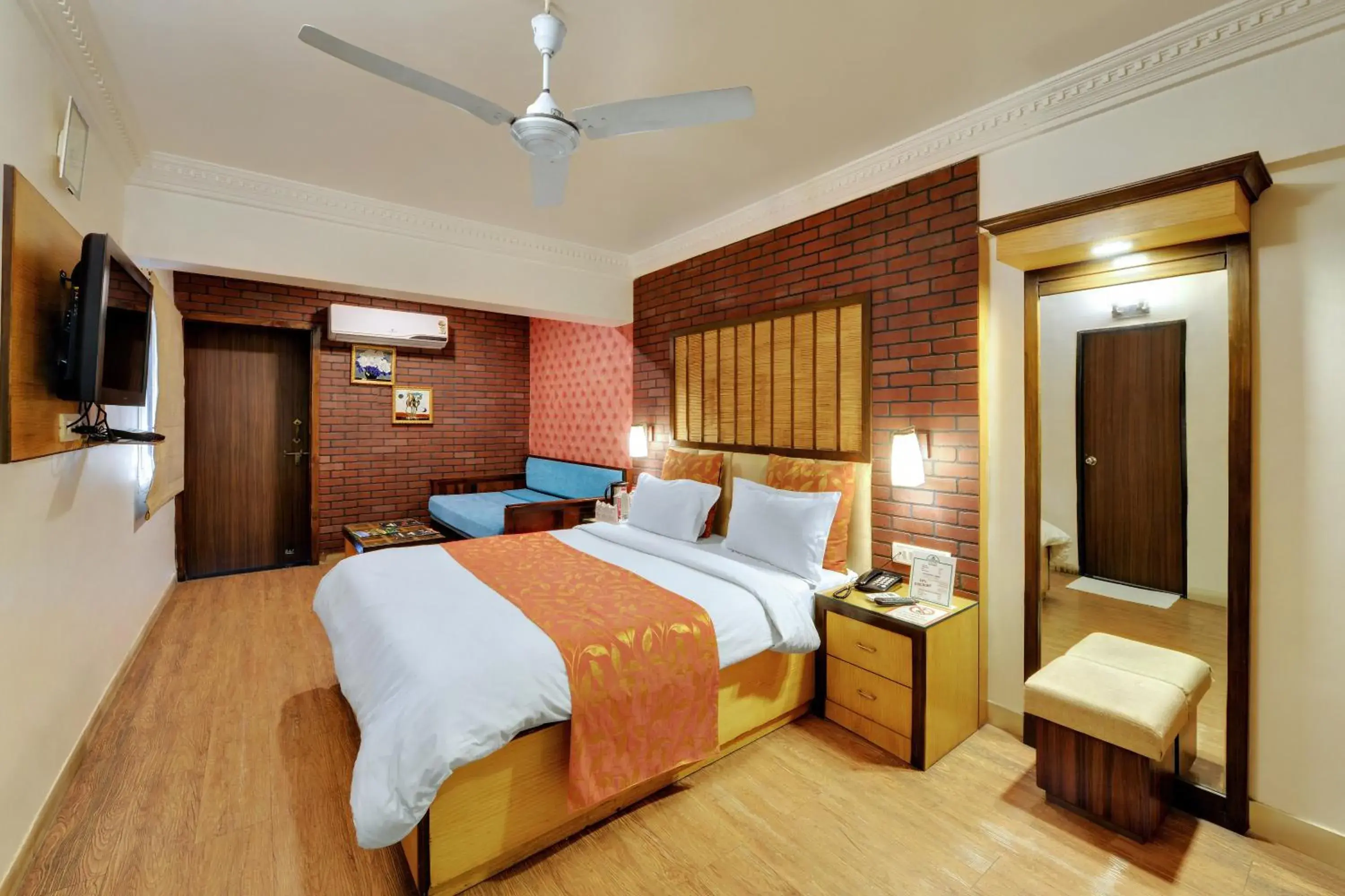 Double Room with Balcony in Chacha Inn The Garden Retreat Double Room with Balcony in Chacha Inn The Garden Retreat