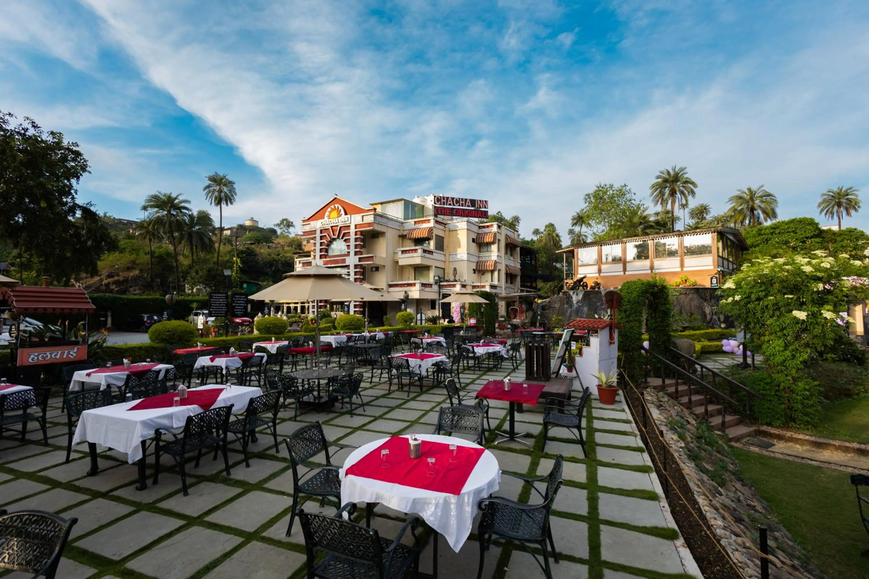 Restaurant/places to eat in Chacha Inn The Garden Retreat