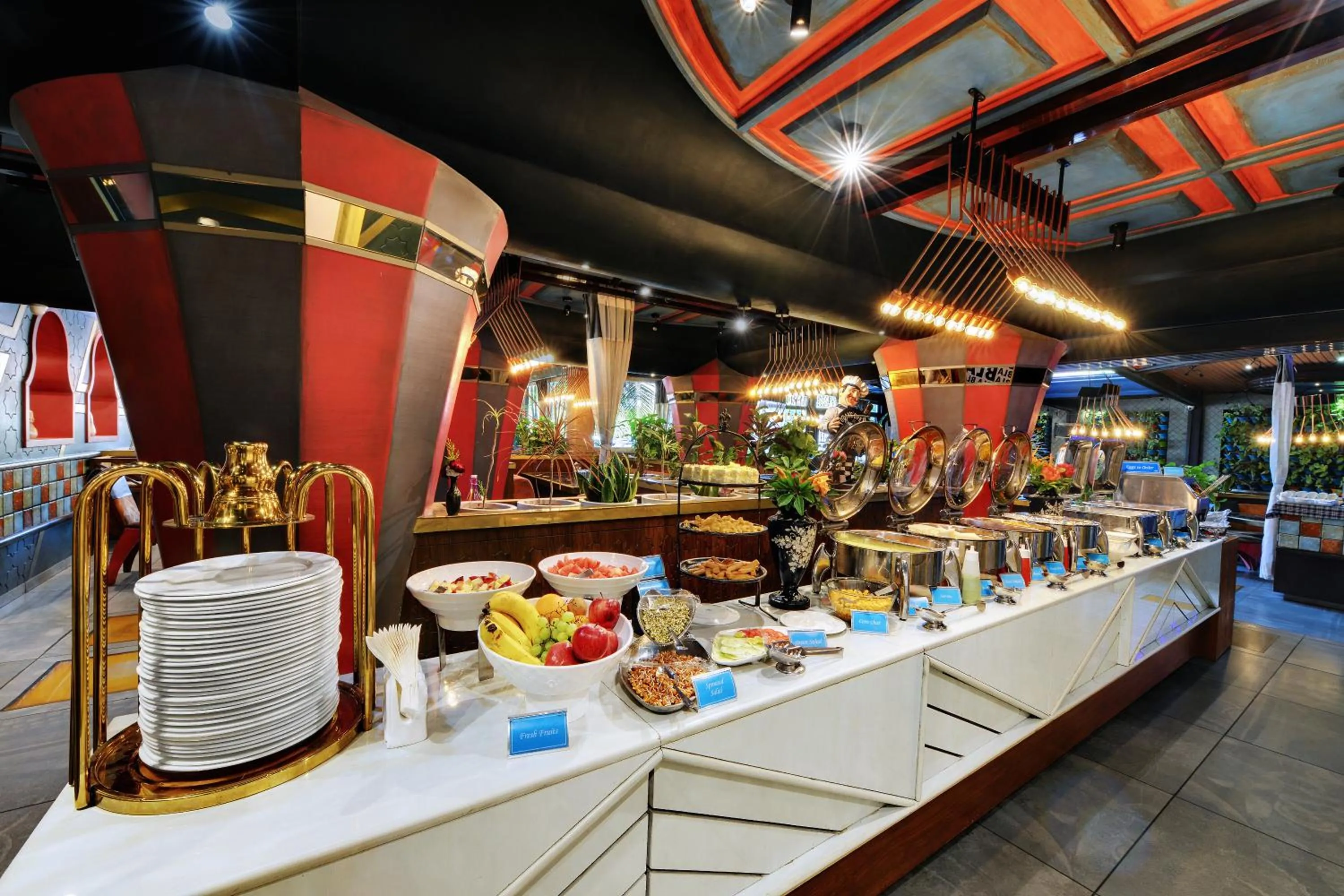 Buffet breakfast in Chacha Inn The Garden Retreat