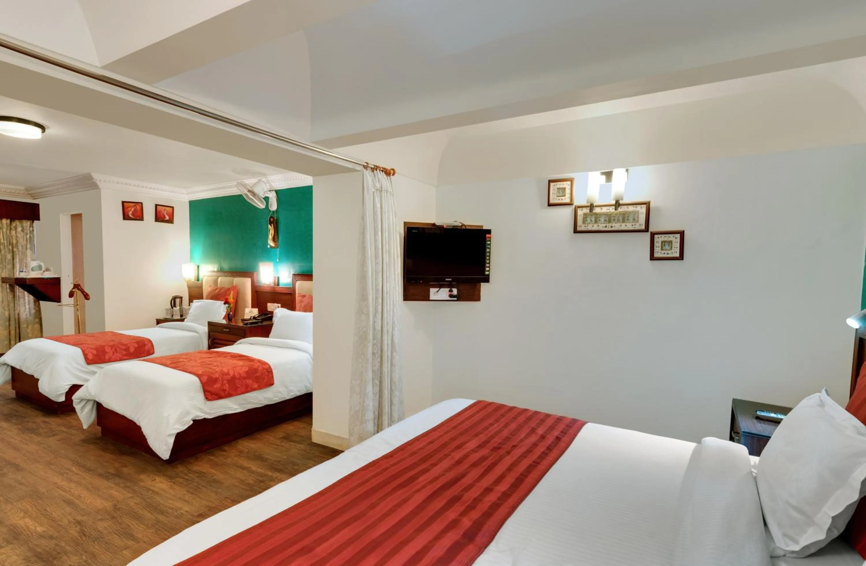 Photo of the whole room, Bed in Chacha Inn The Garden Retreat