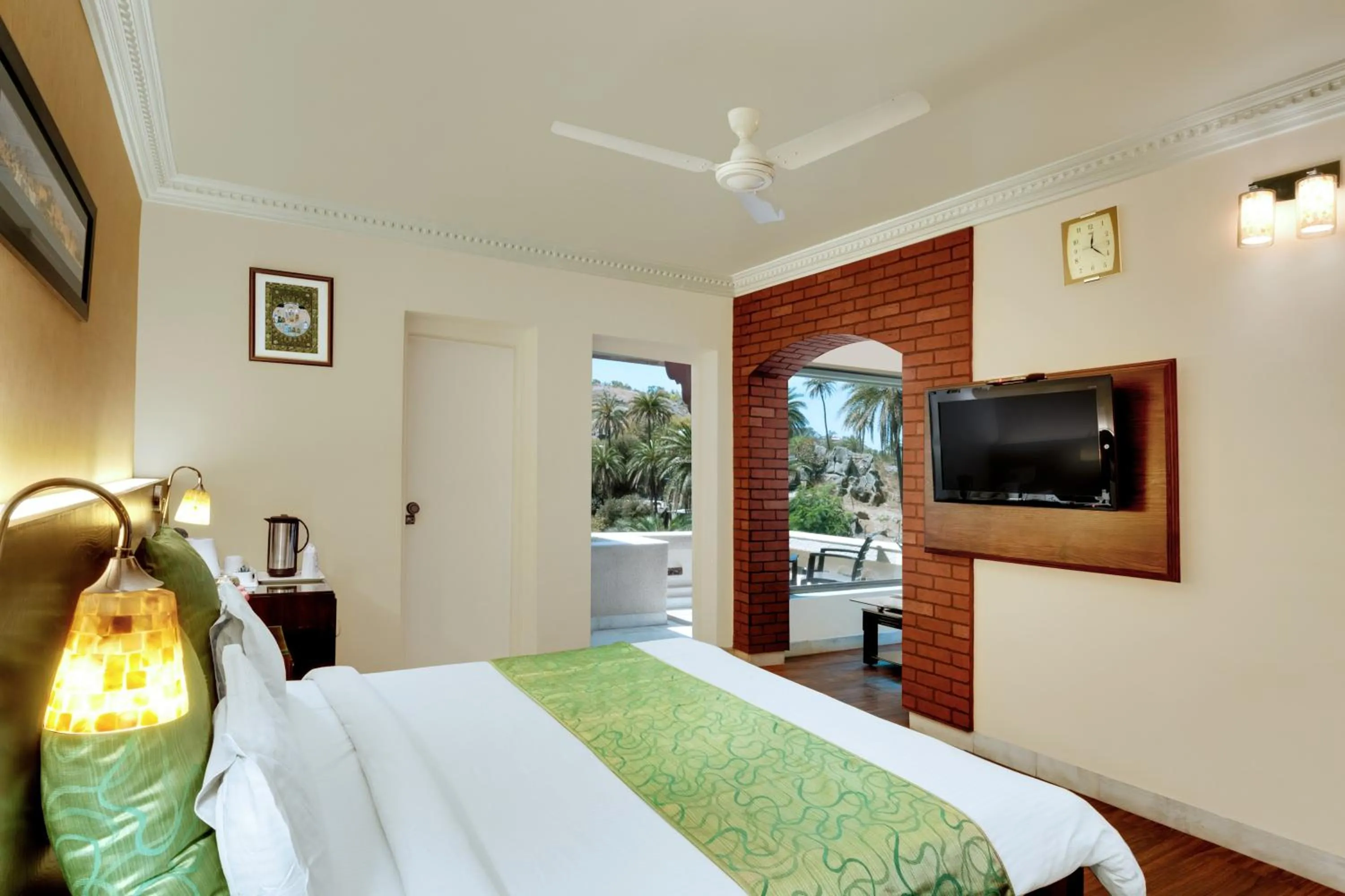 Bed in Chacha Inn The Garden Retreat