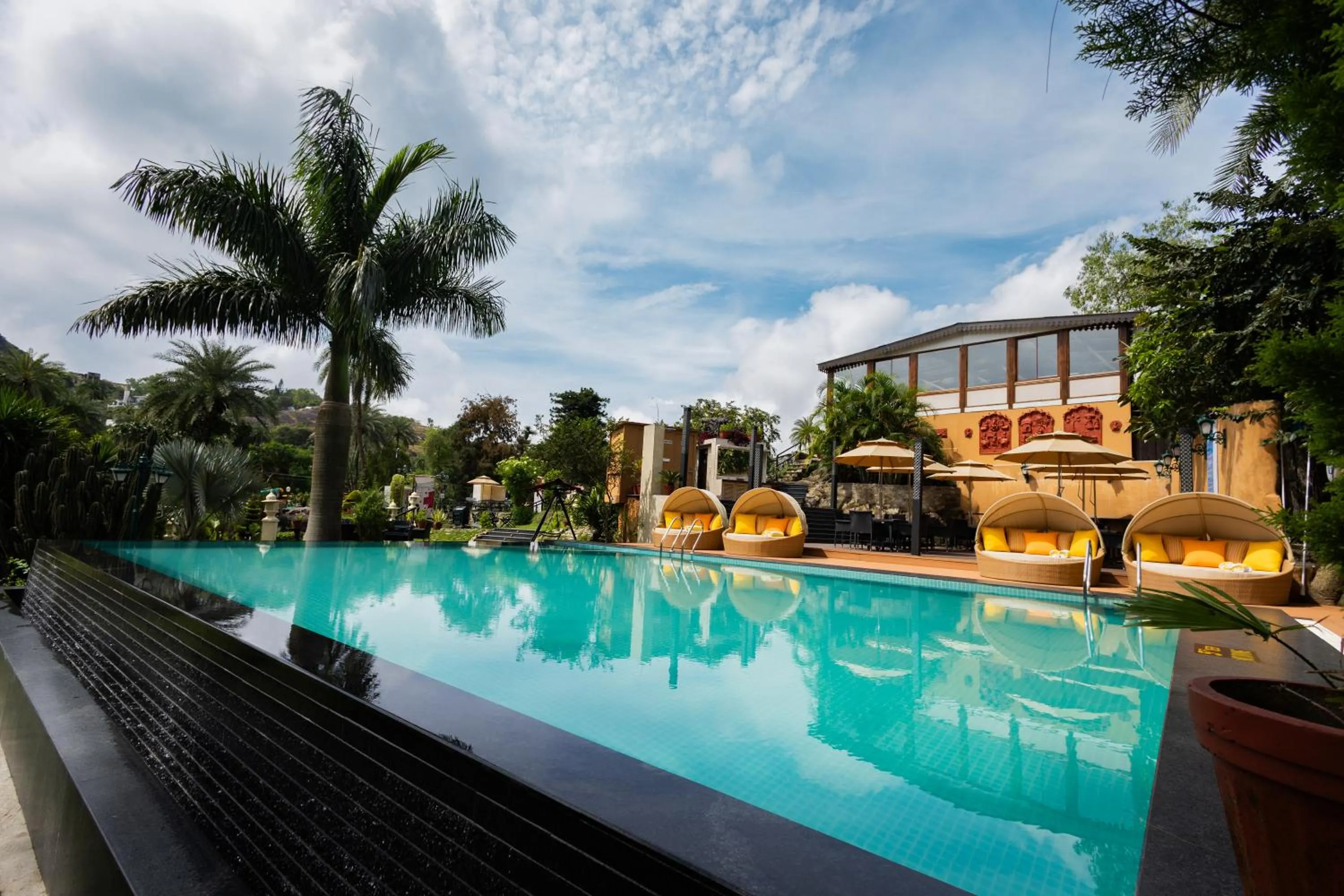 Swimming pool in Chacha Inn The Garden Retreat