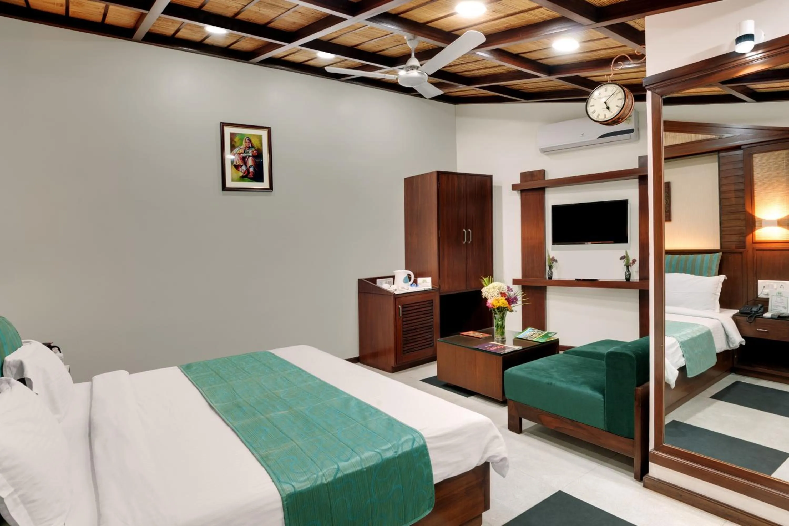 Photo of the whole room, Bed in Chacha Inn The Garden Retreat