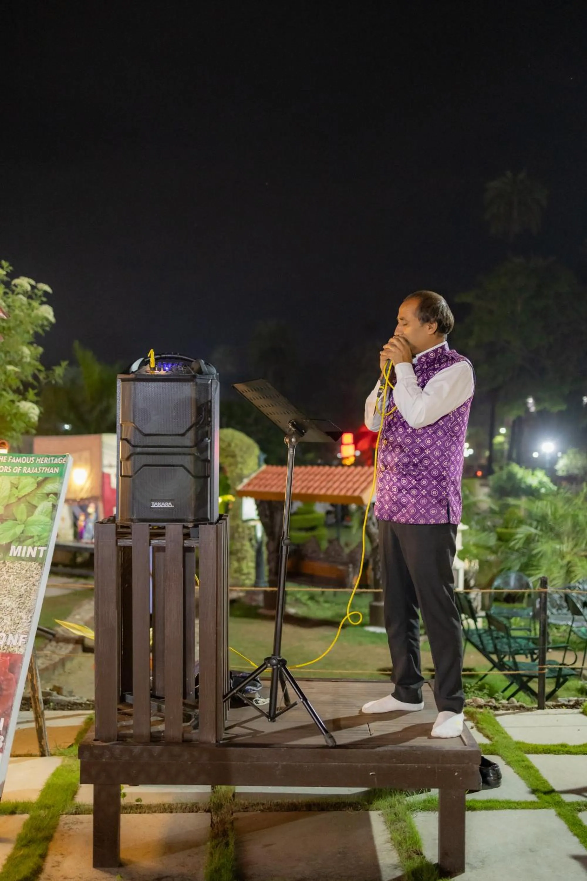 Evening entertainment in Chacha Inn The Garden Retreat