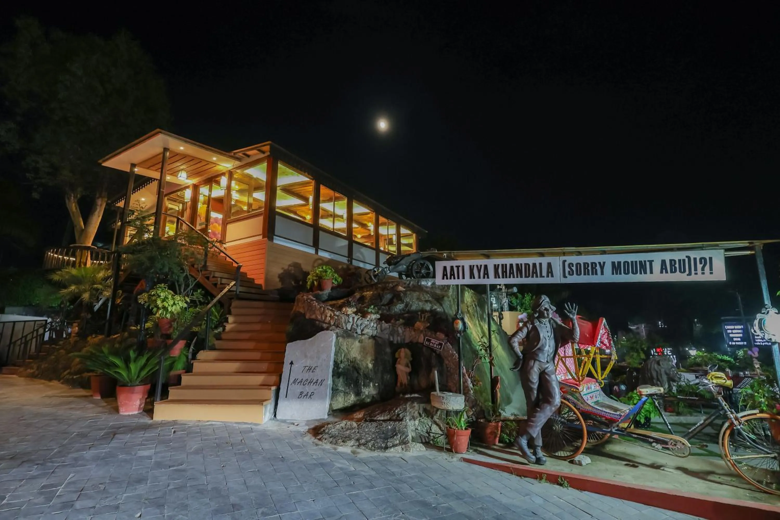 Lounge or bar in Chacha Inn The Garden Retreat