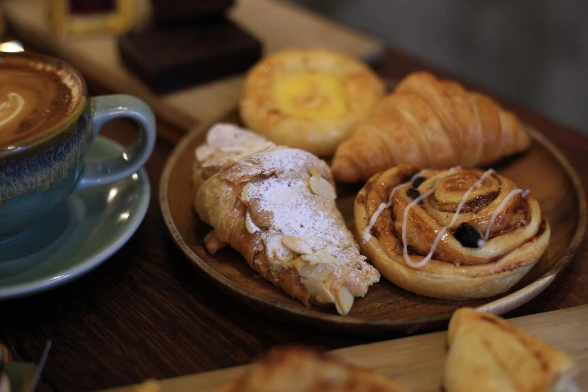 ThongLor Travellers Hostel and Cafe