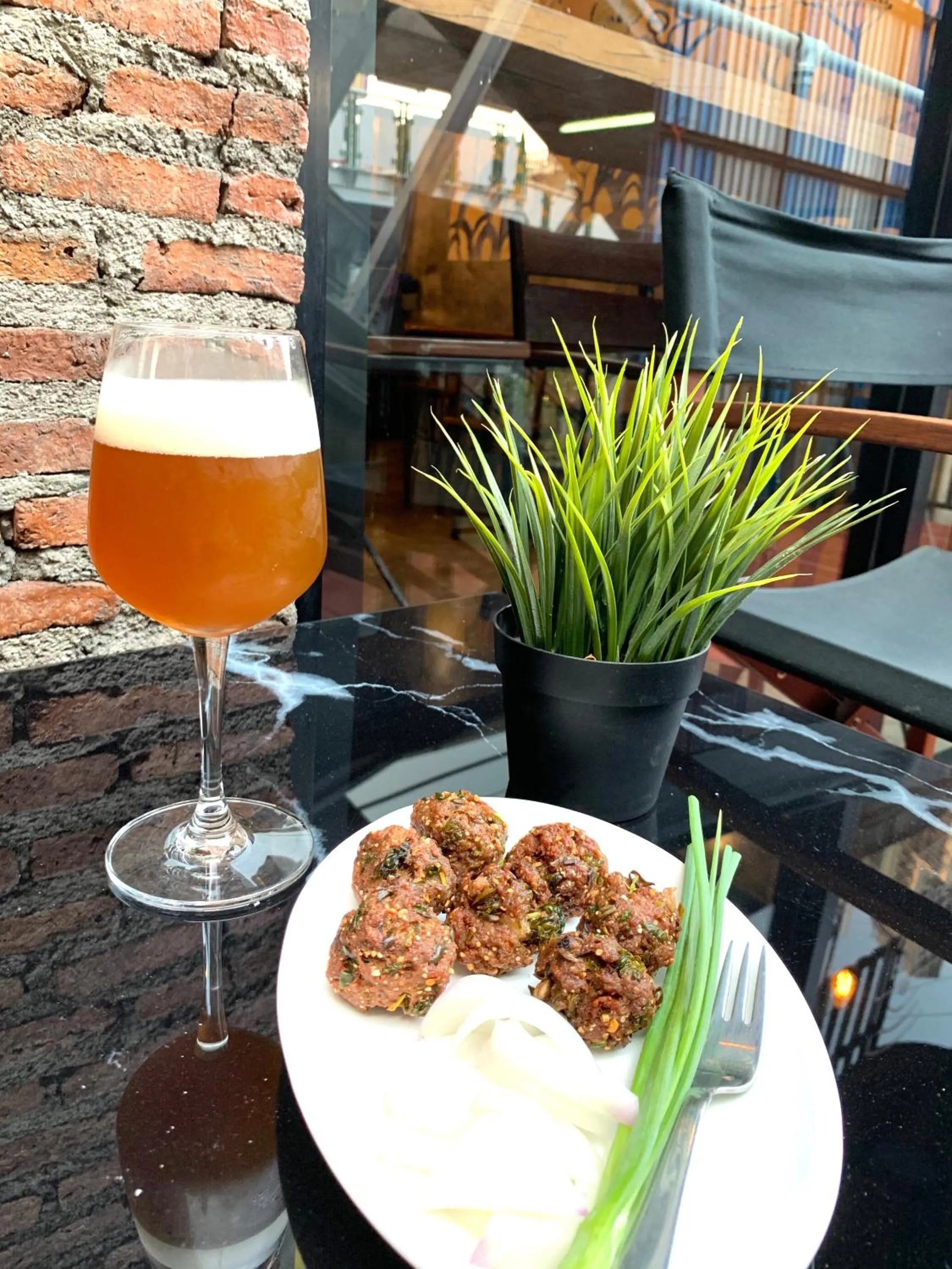 ThongLor Travellers Hostel and Cafe