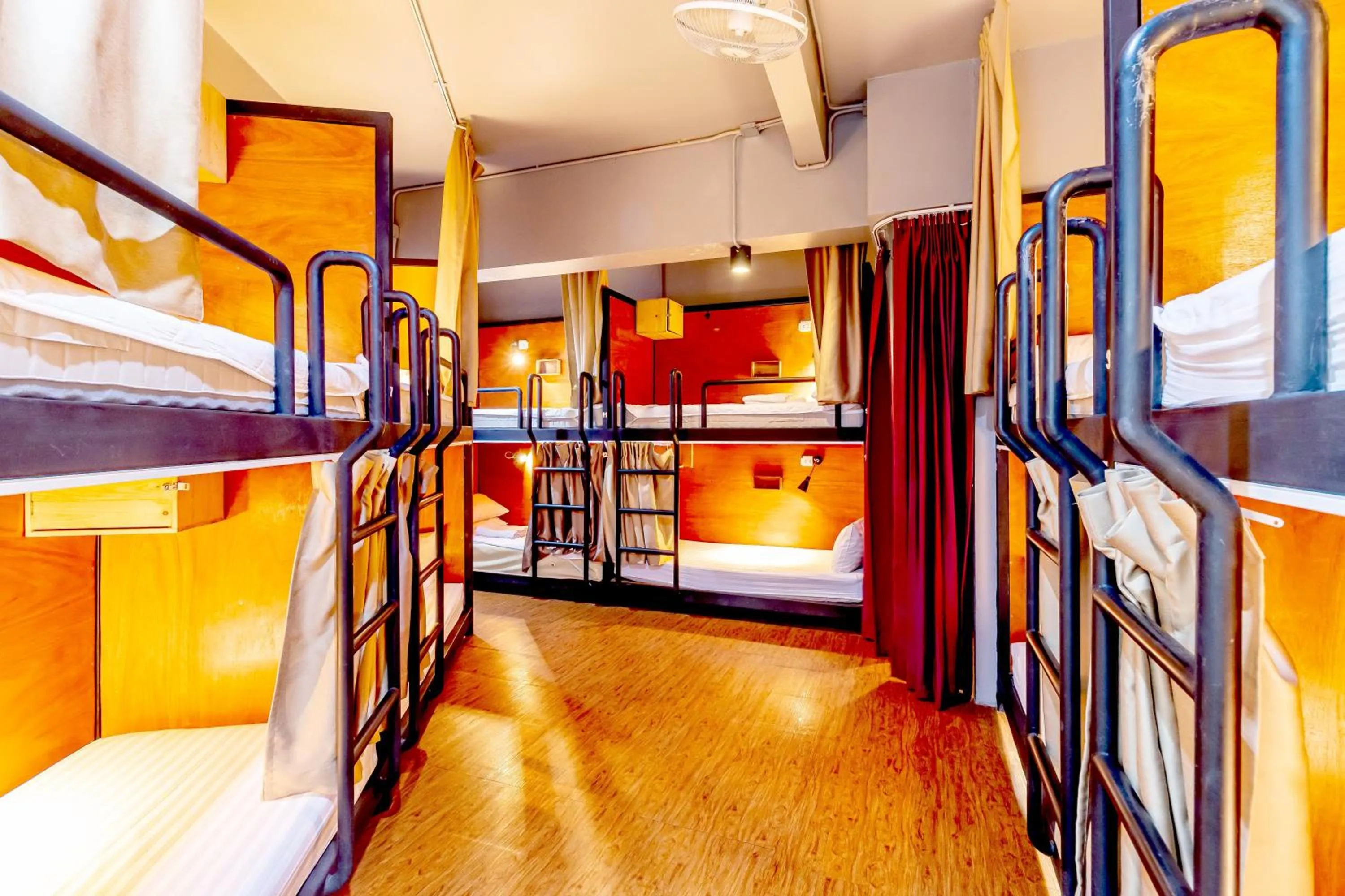 ThongLor Travellers Hostel and Cafe